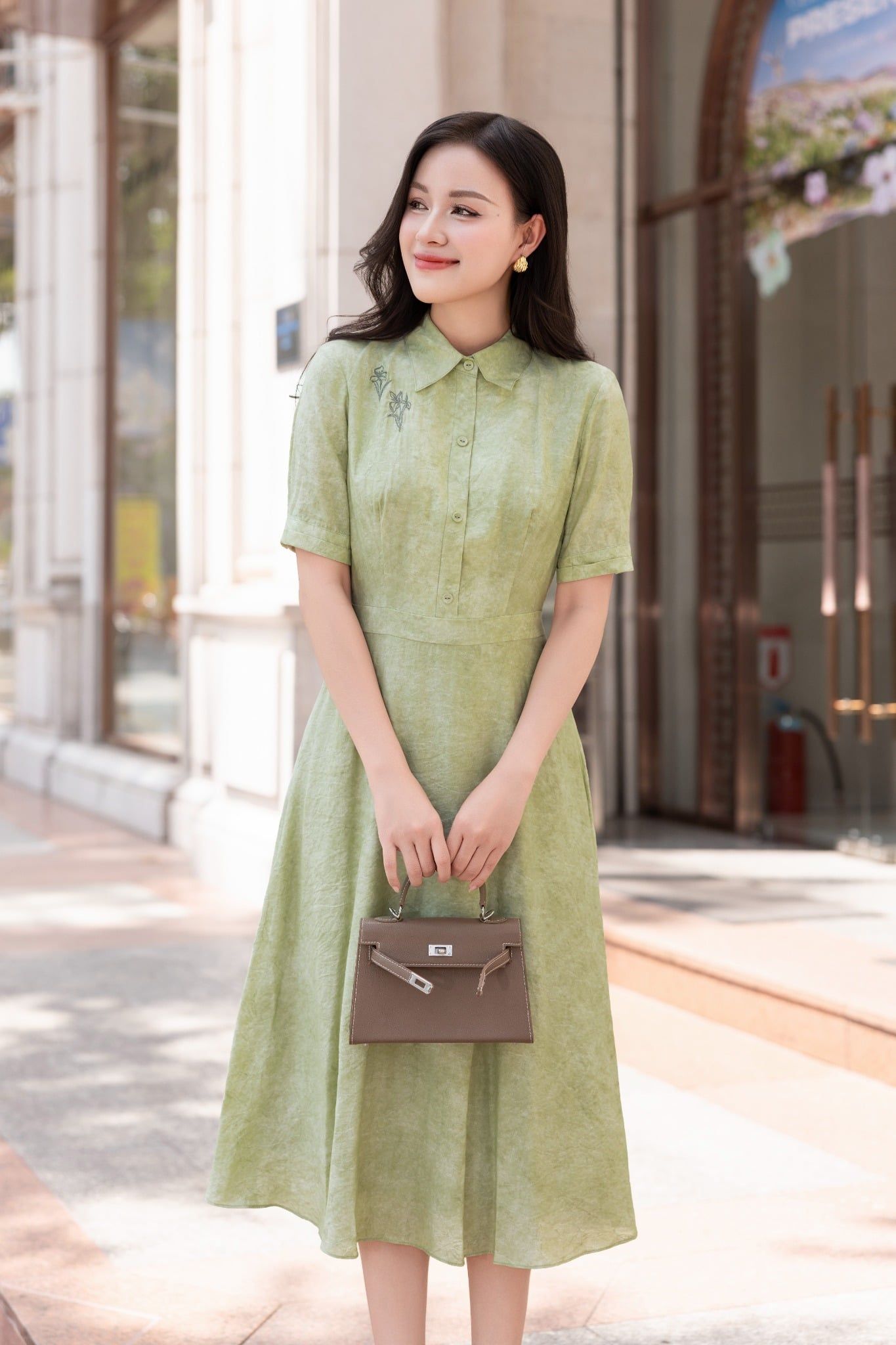 ĐẦM THIẾT KẾ CỔ BẺ D10802