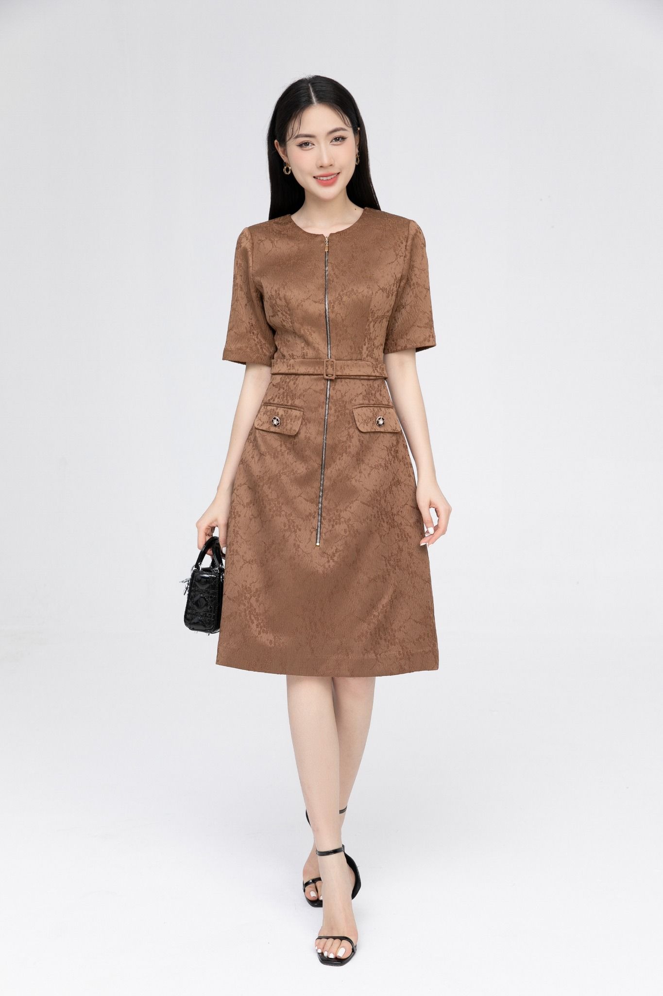 ĐẦM GẤM TAY LỠ D16222