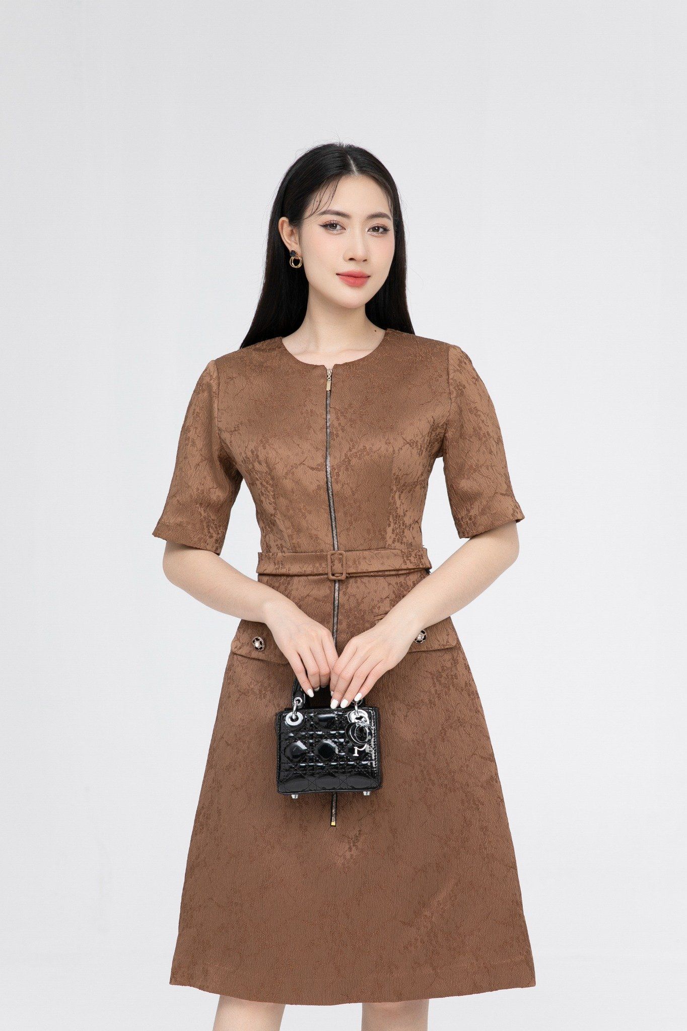 ĐẦM GẤM TAY LỠ D16222