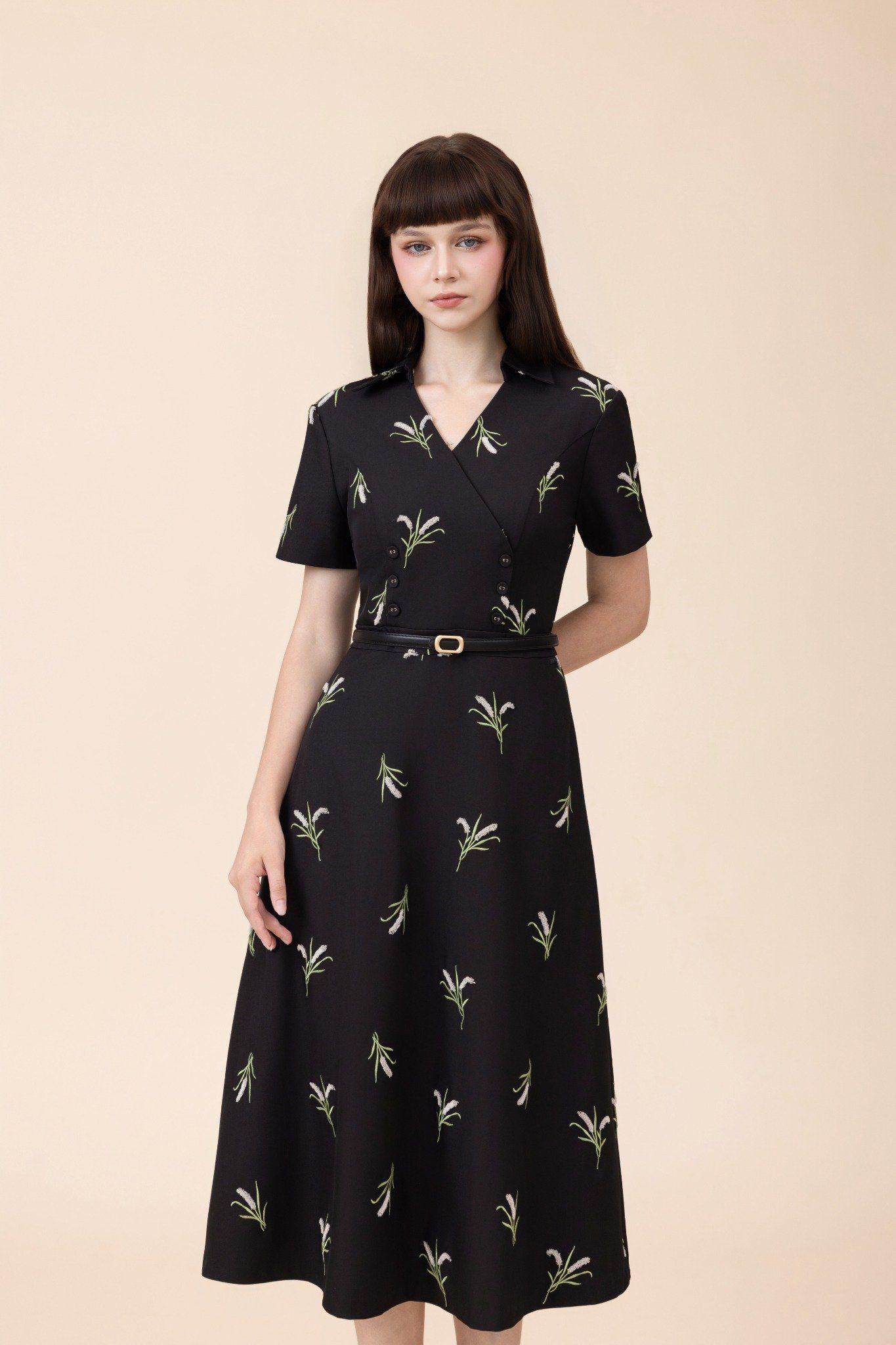 ĐẦM ĐEN THÊU HOA D18502