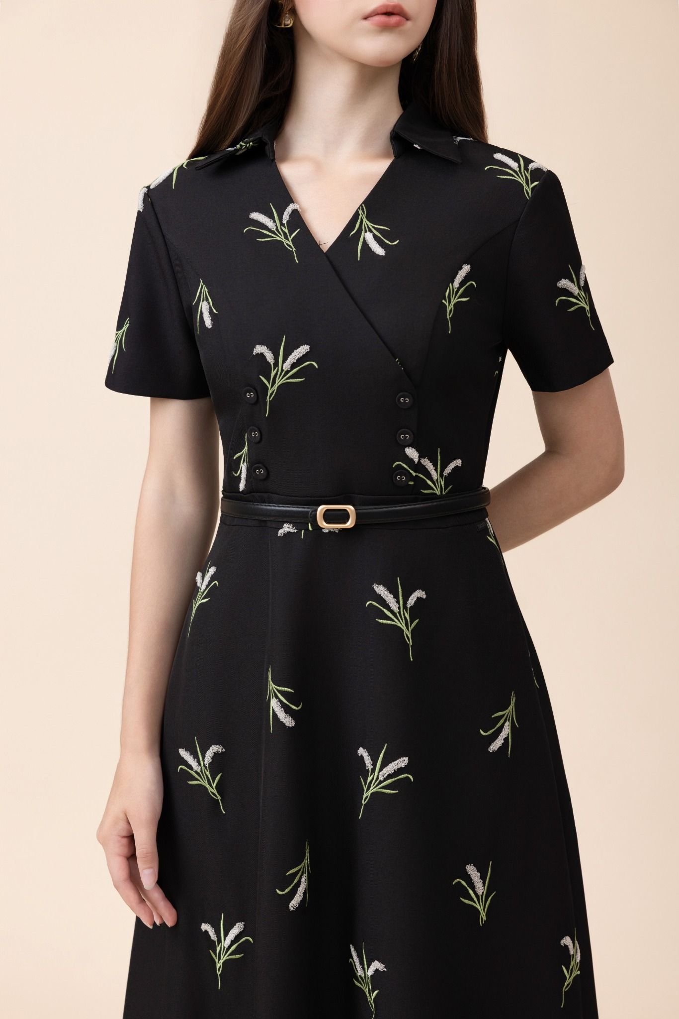 ĐẦM ĐEN THÊU HOA D18502