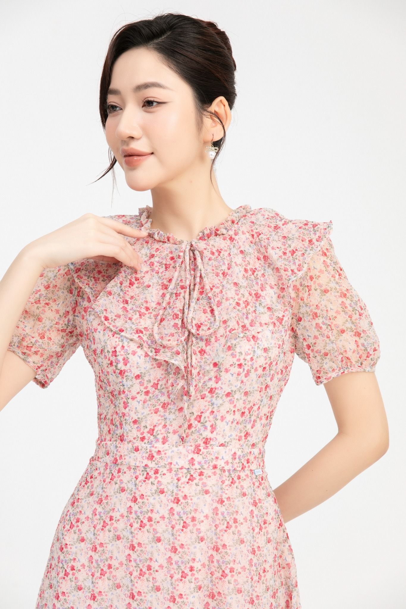 ĐẦM HOA NHÍ CỔ BÈO D43082