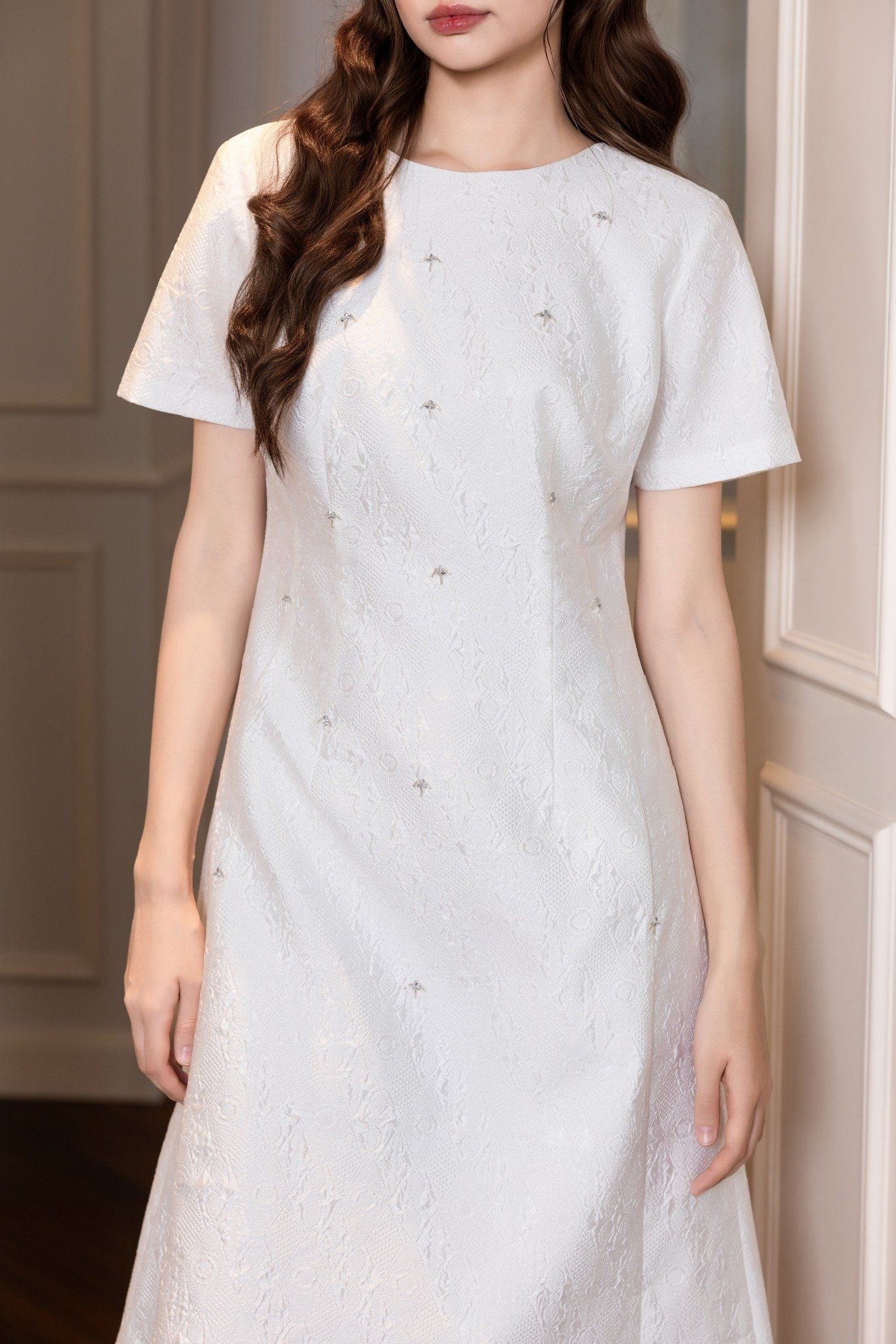 ĐẦM TRẮNG ĐÍNH CƯỜM D64042