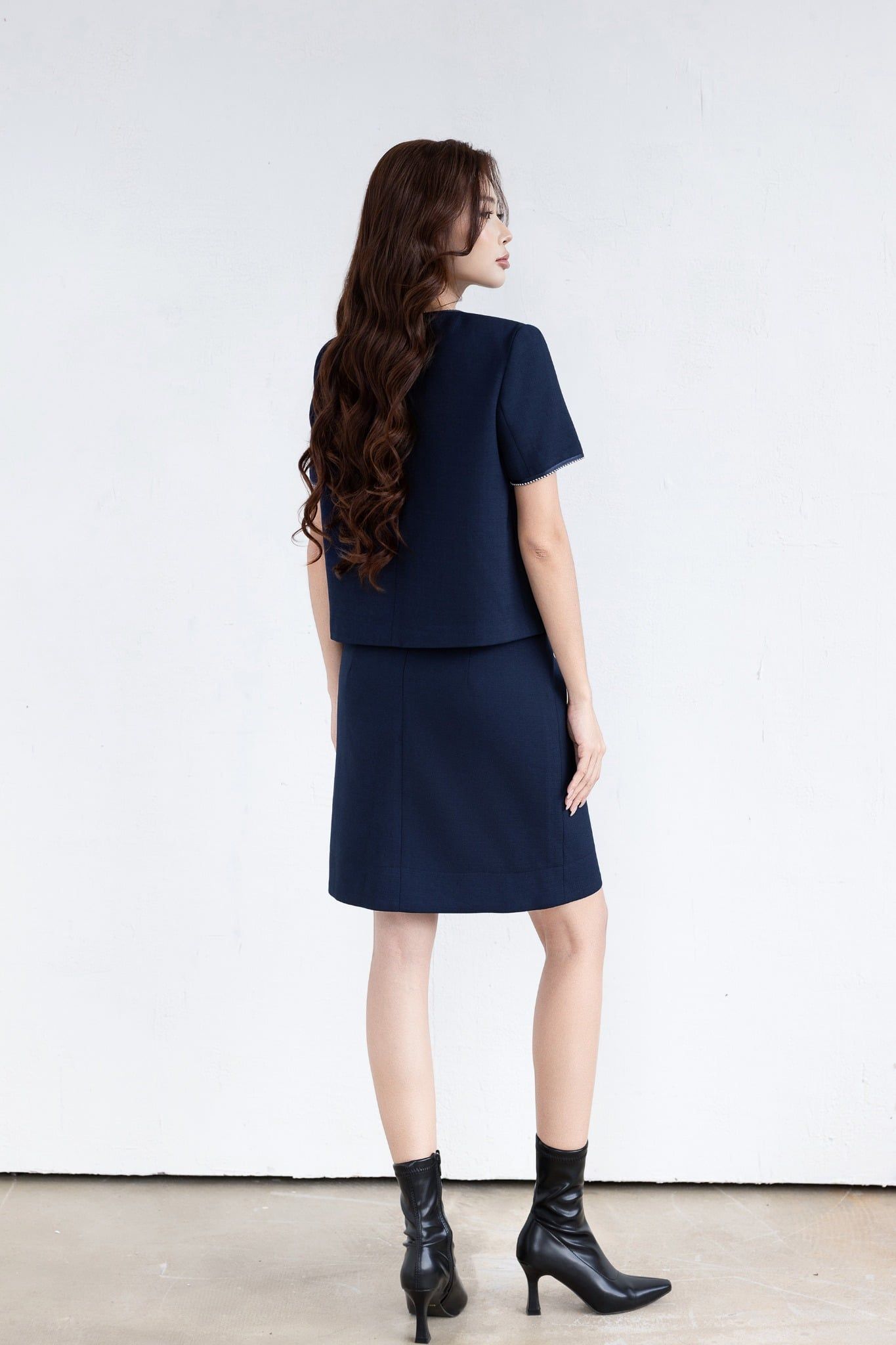 ÁO THIẾT KẾ PHỐI VIỀN TRẮNG AK63052