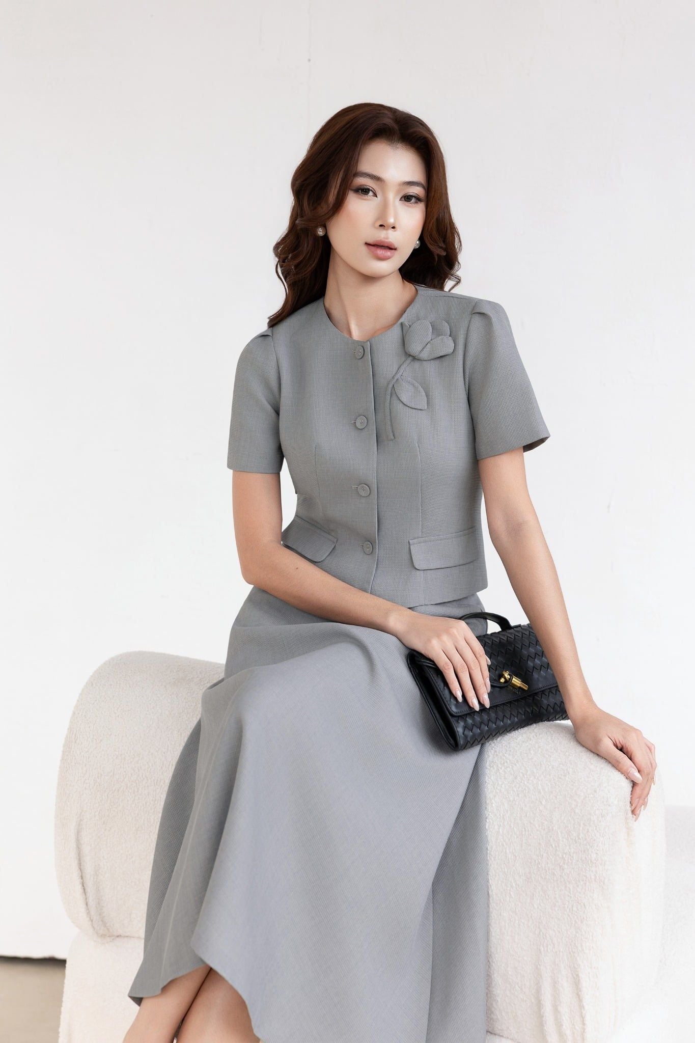 ÁO THIẾT KẾ ĐÍNH HOA 3D AK08272