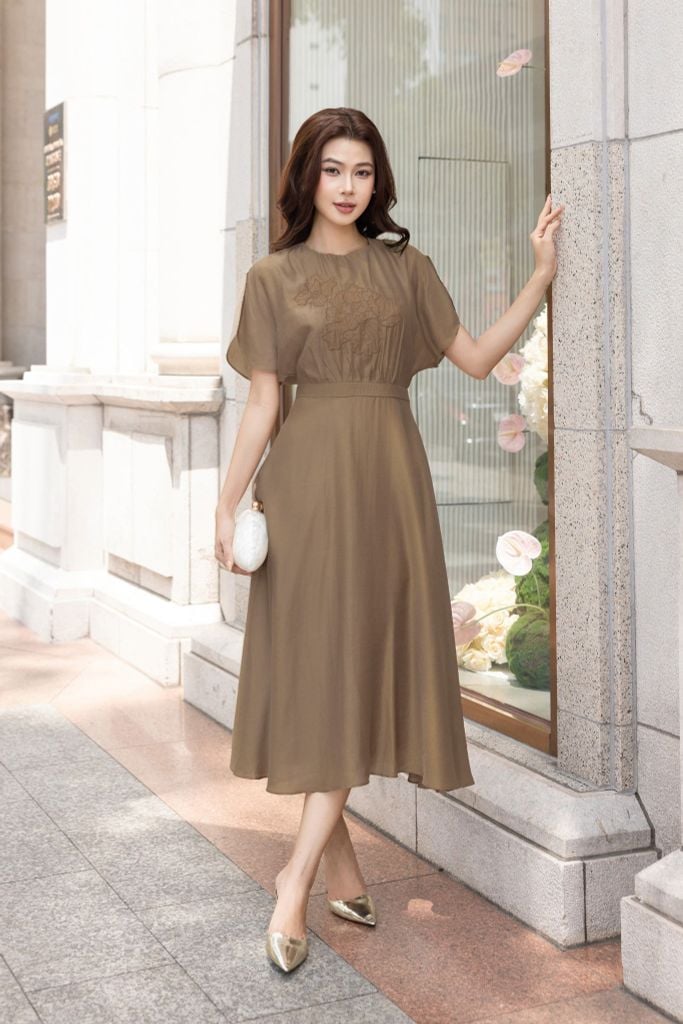 ĐẦM THÊU HOA D09842