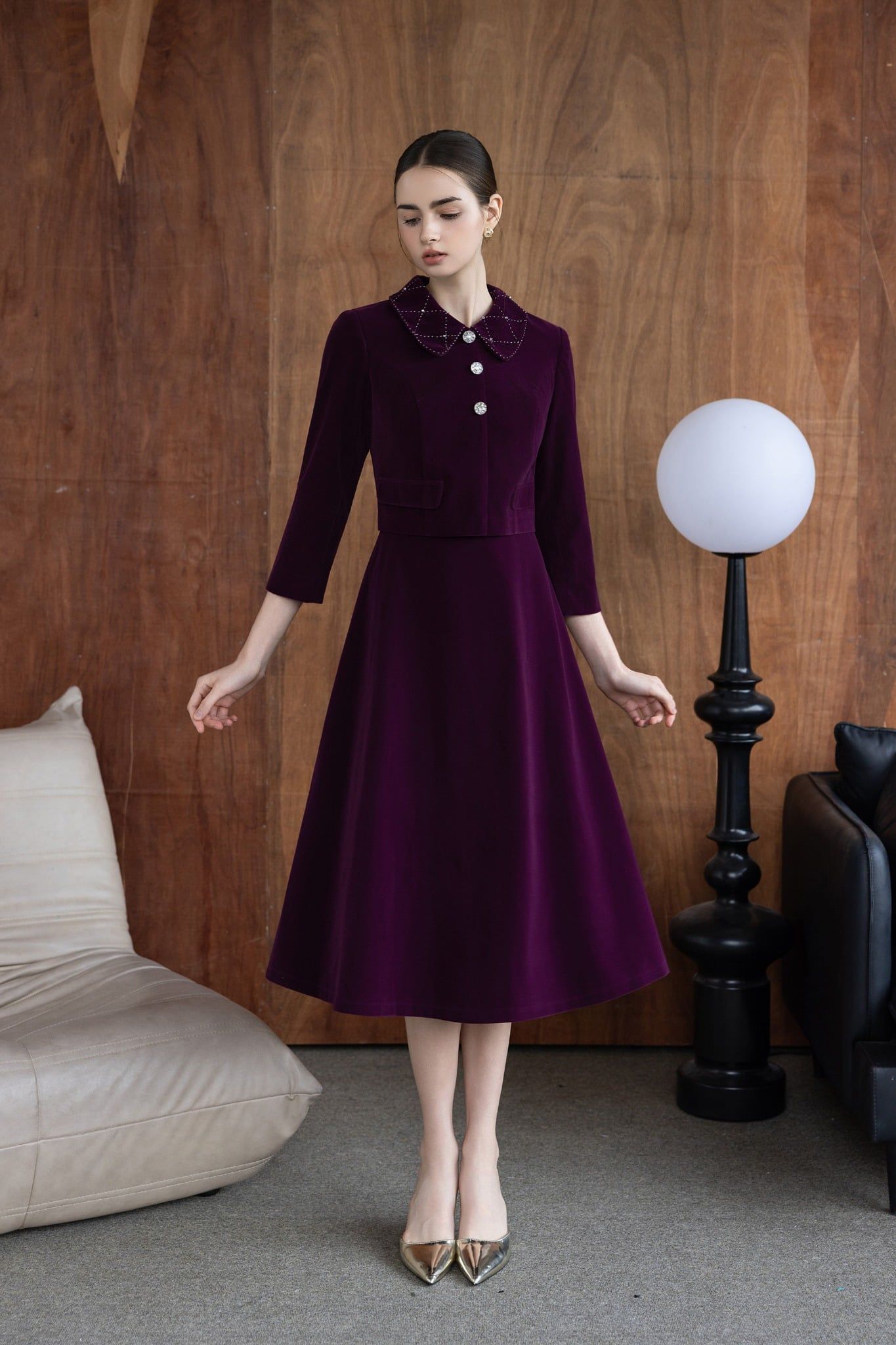 ĐẦM NHUNG CỔ ĐÍNH CƯỜM D07662