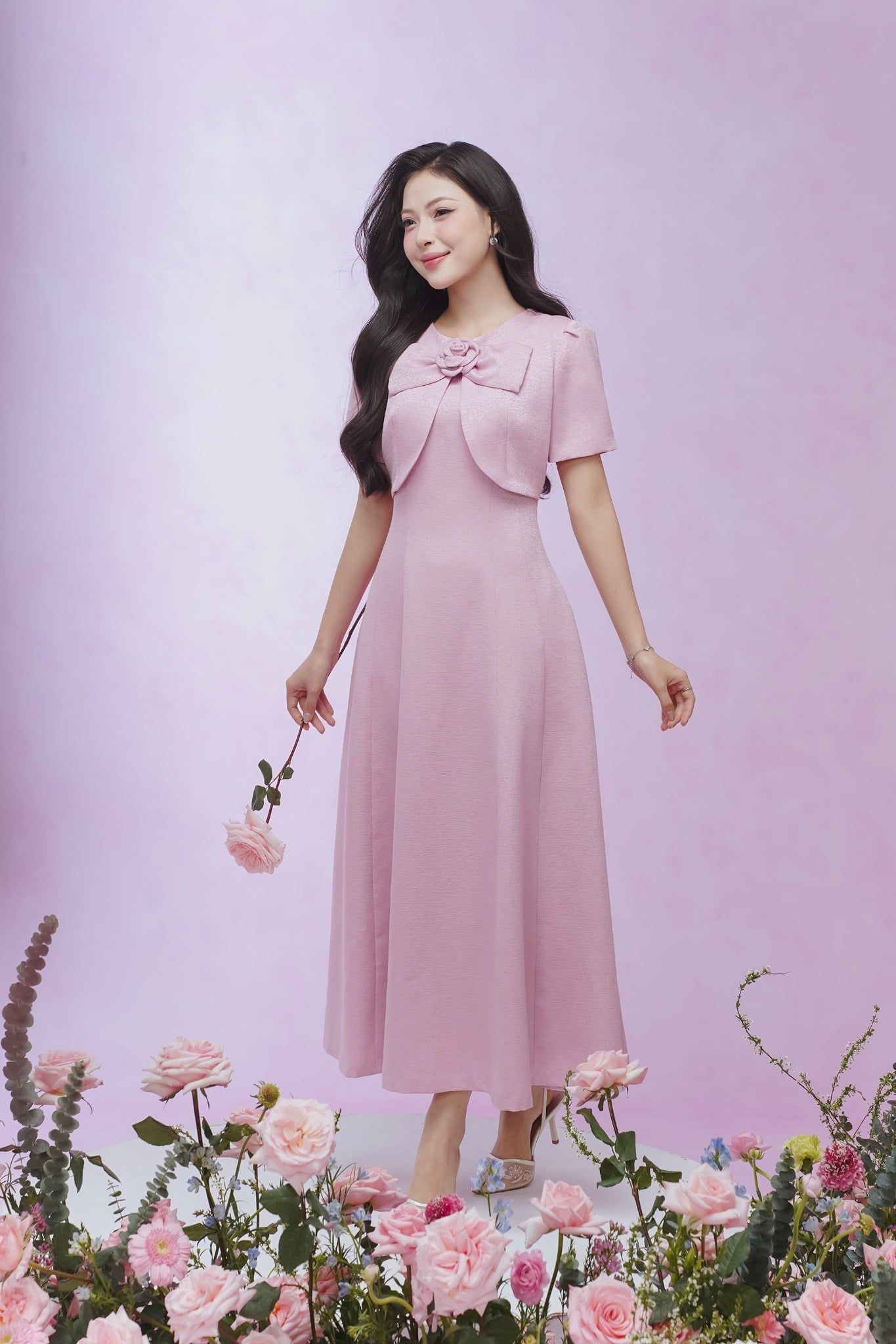 ĐẦM MIDI ĐÍNH HOA 3D D09442