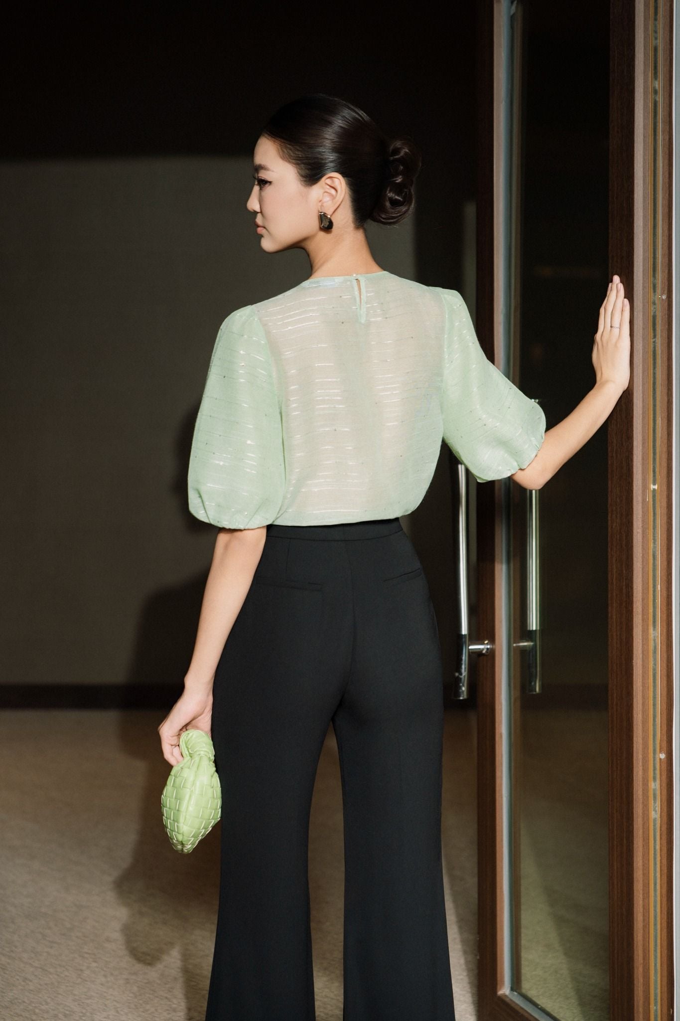 ÁO TƠ ĐÍNH HOA NỔI SM04092