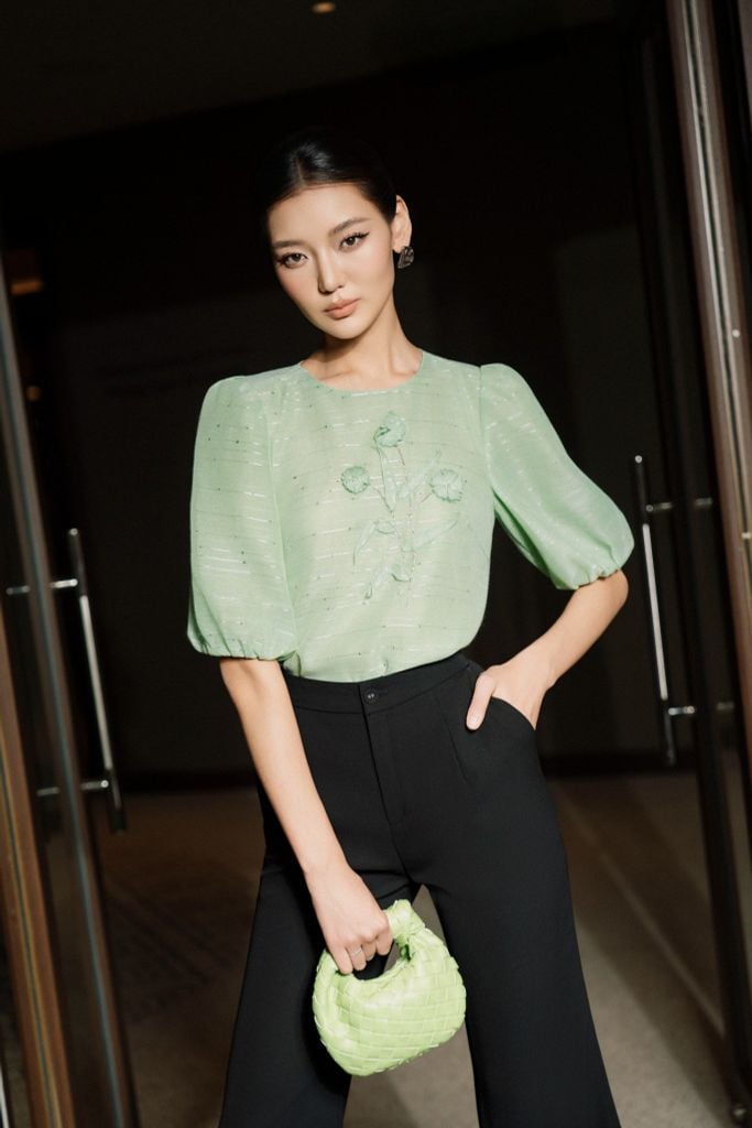 ÁO TƠ ĐÍNH HOA NỔI SM04092