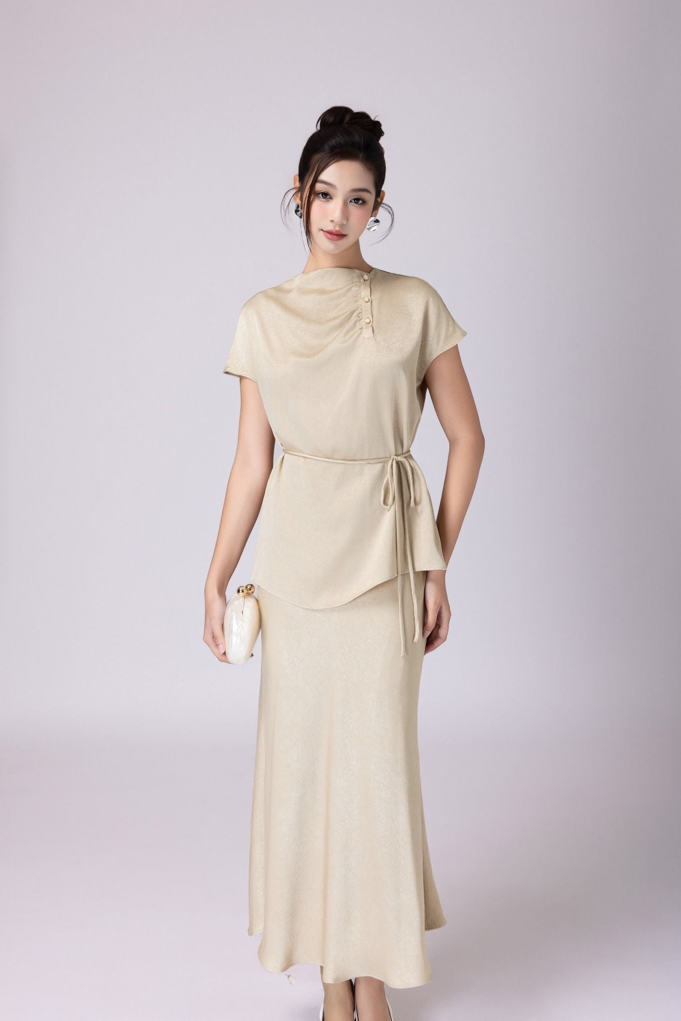 ÁO LỤA CỔ NHÚN SM07122