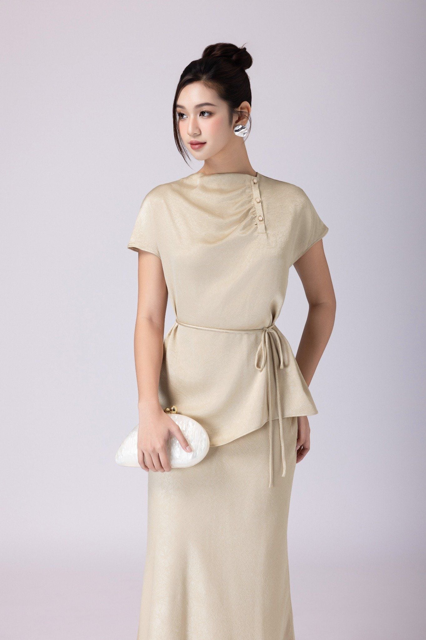 ÁO LỤA CỔ NHÚN SM07122