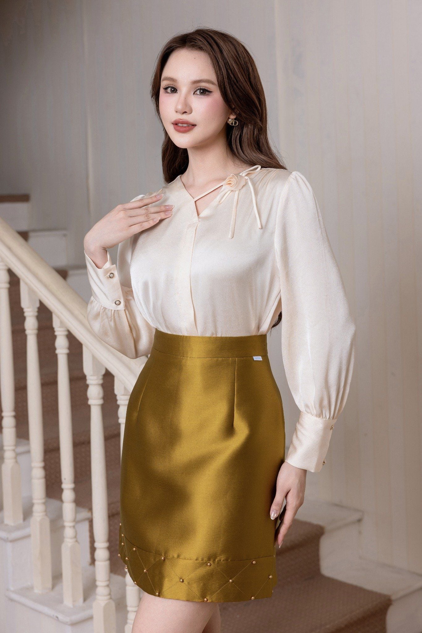 ÁO LỤA ĐÍNH HOA SM62382