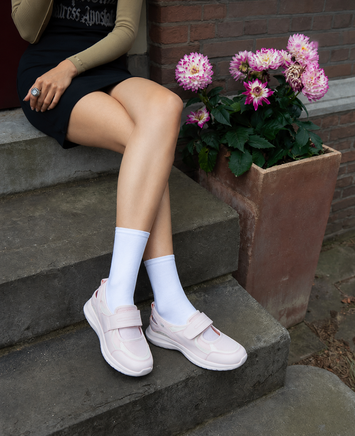 Giày thể thao Nữ Biti's Glowy Màu Hồng BBW004600HOG (35-40) 