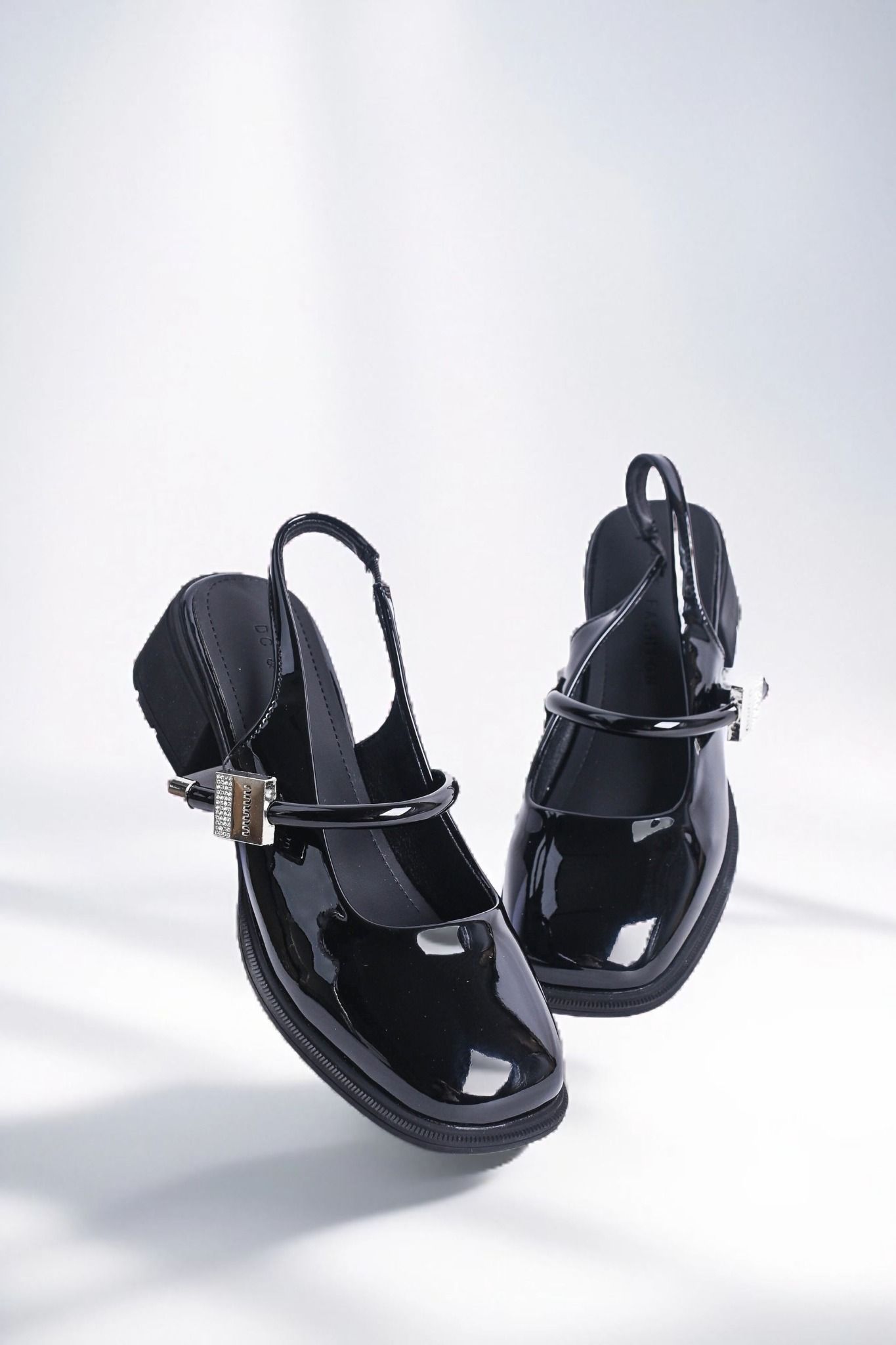  Giày bít nữ (35-39) 