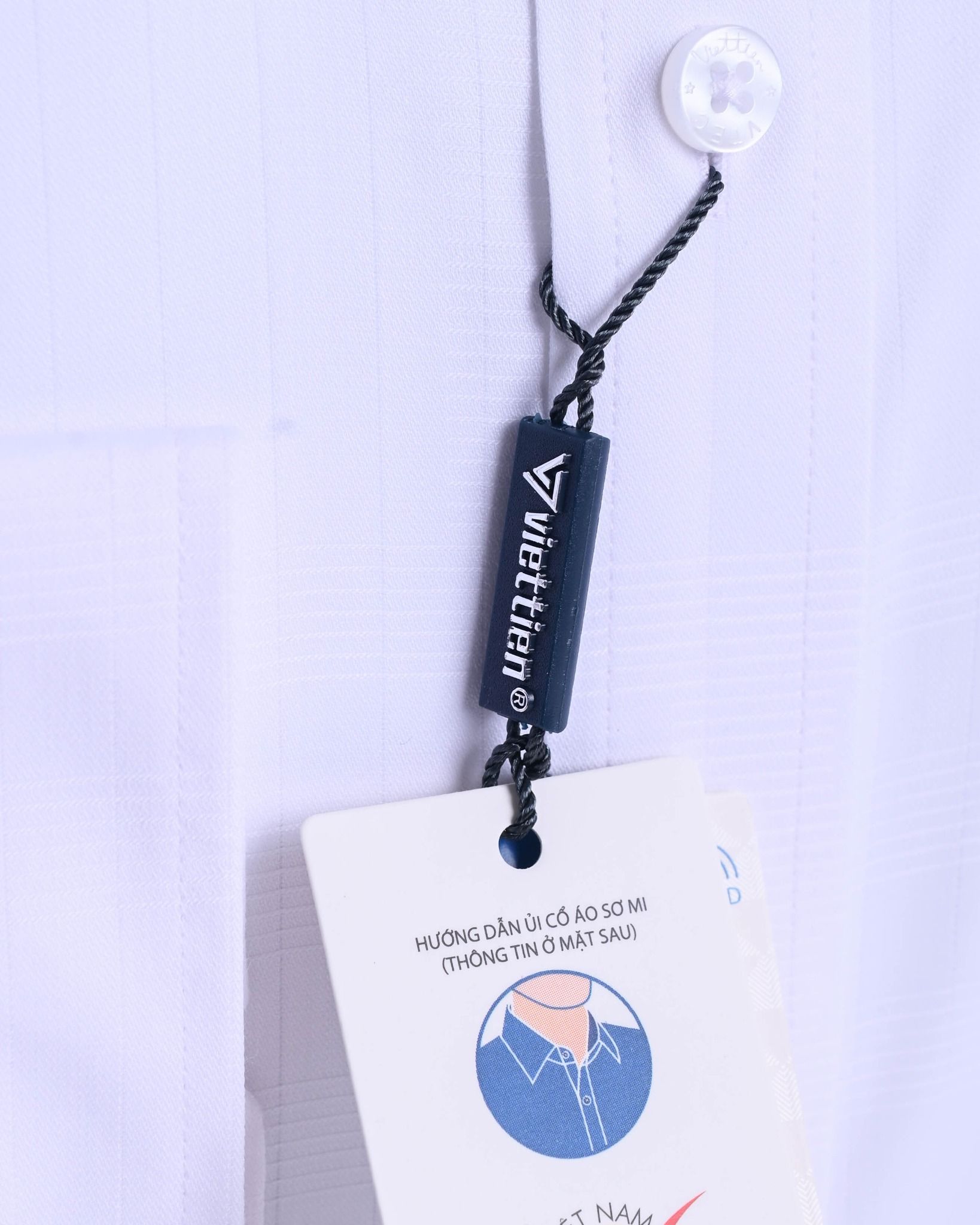  Áo sơ mi Việt Tiến tay dài 