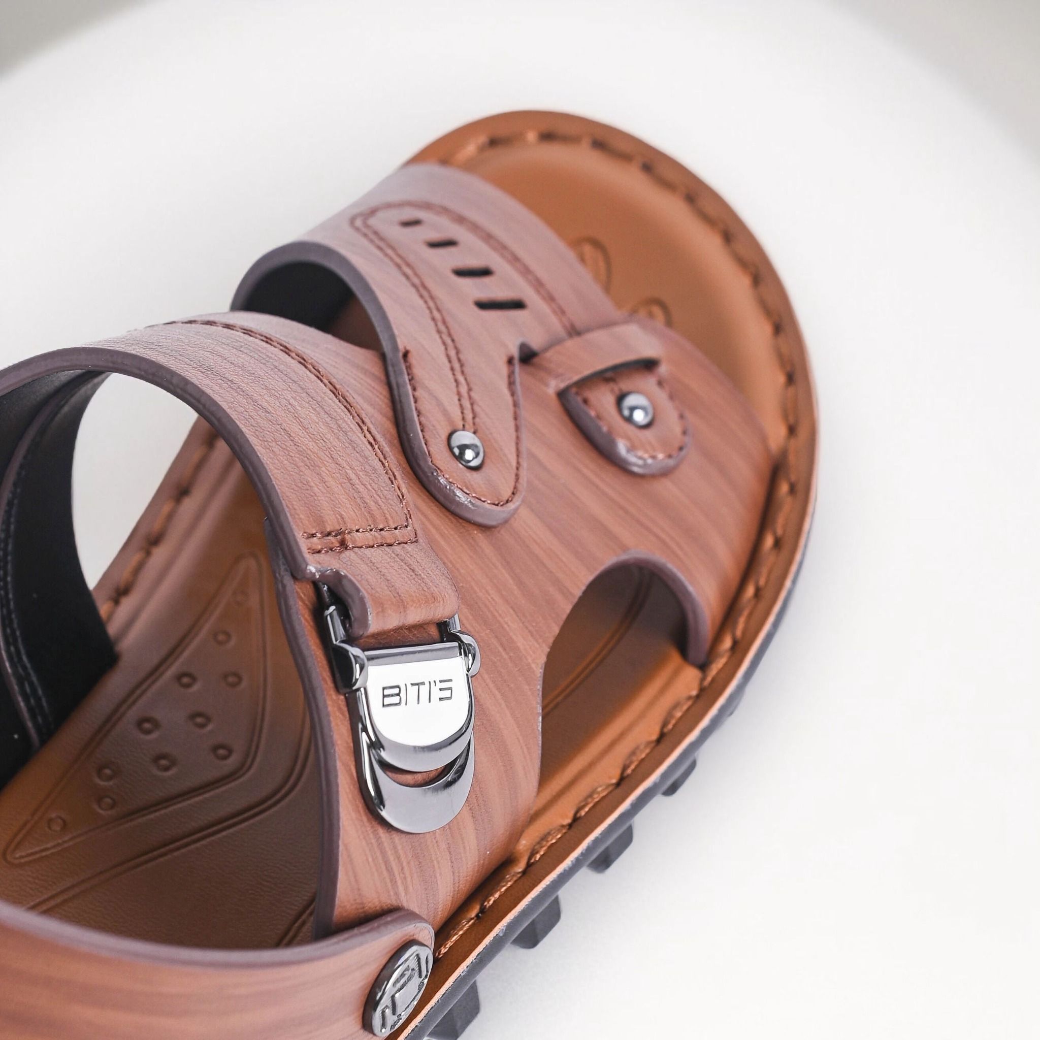  Sandal Biti's nam (39-44) 