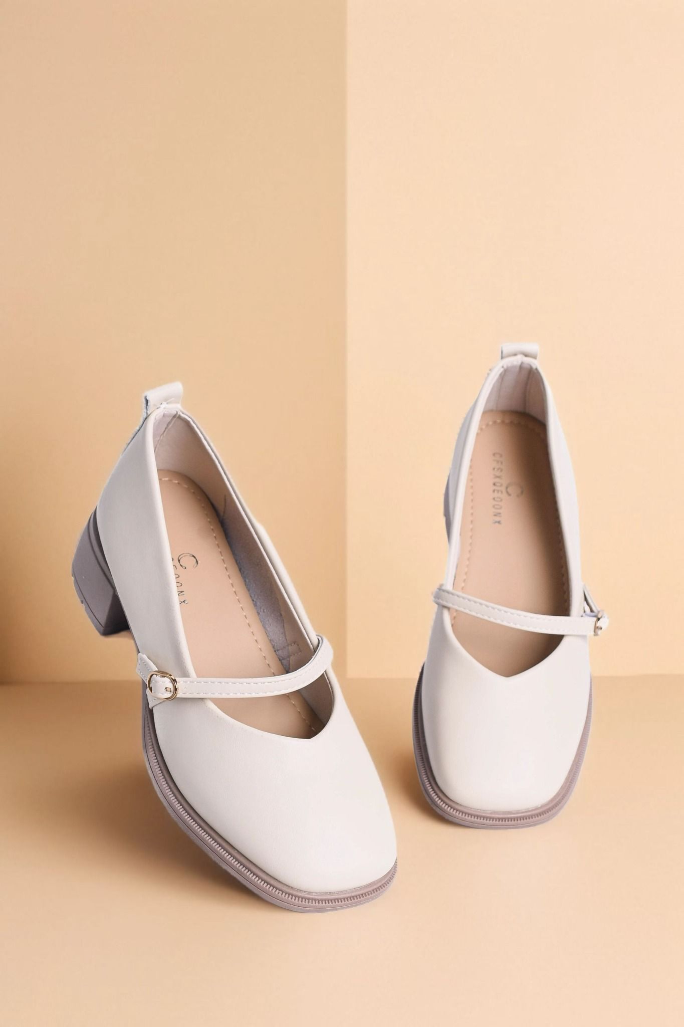  Giày bít Hong Kong nữ (35-39) 