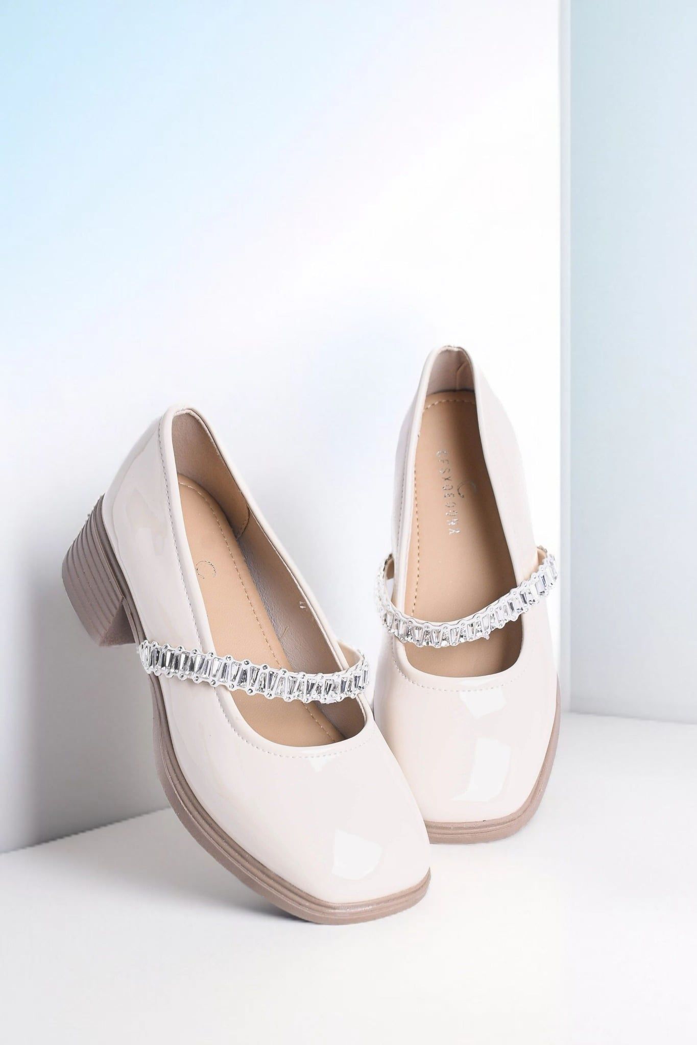  Giày bít Hong Kong nữ (35-39) 