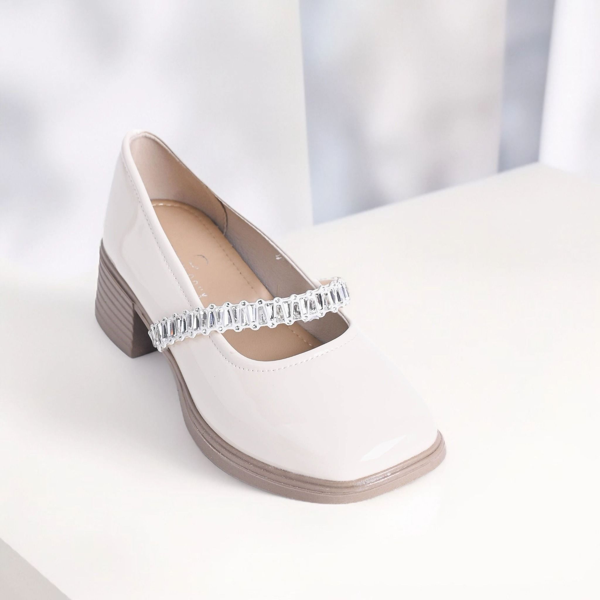  Giày bít Hong Kong nữ (35-39) 