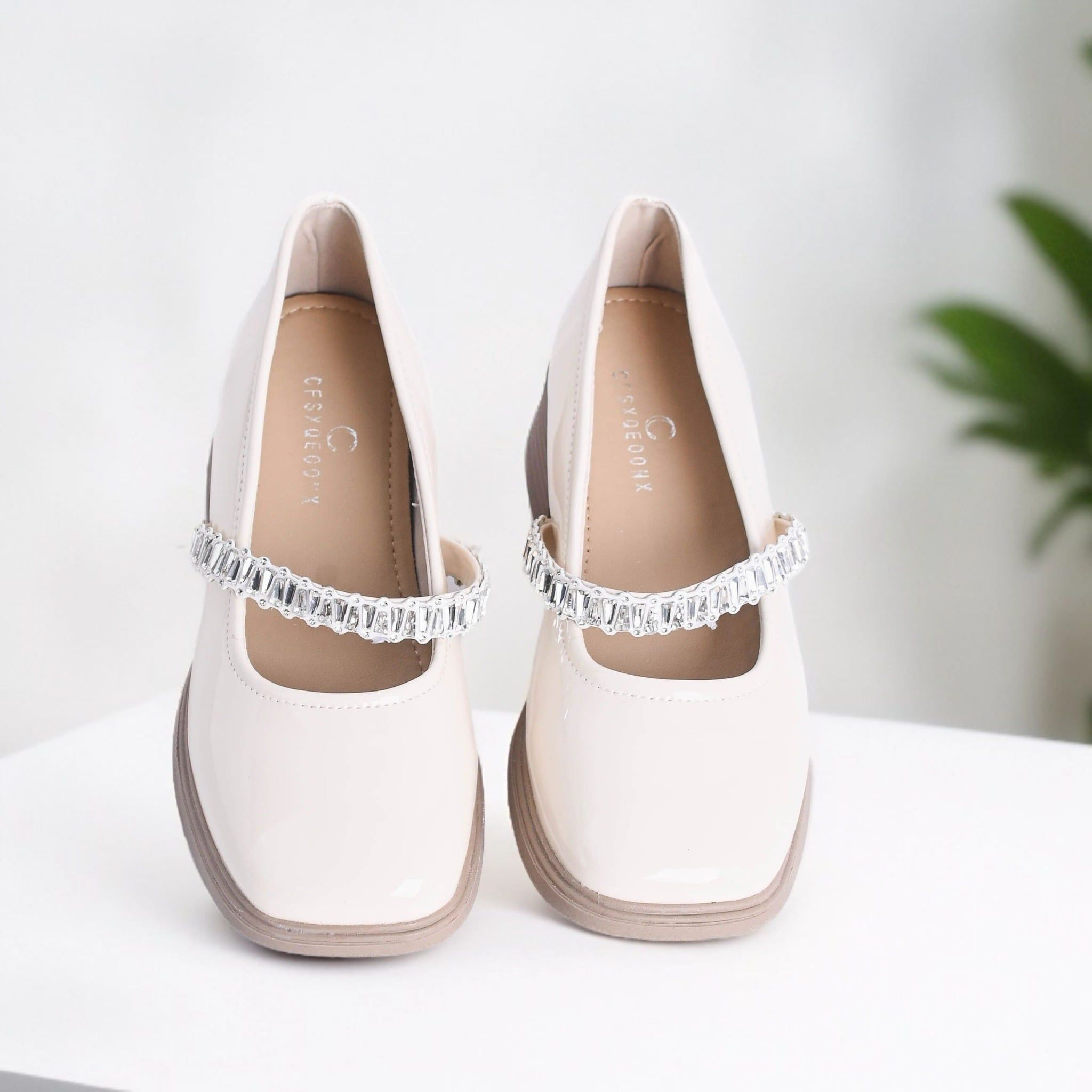  Giày bít Hong Kong nữ (35-39) 