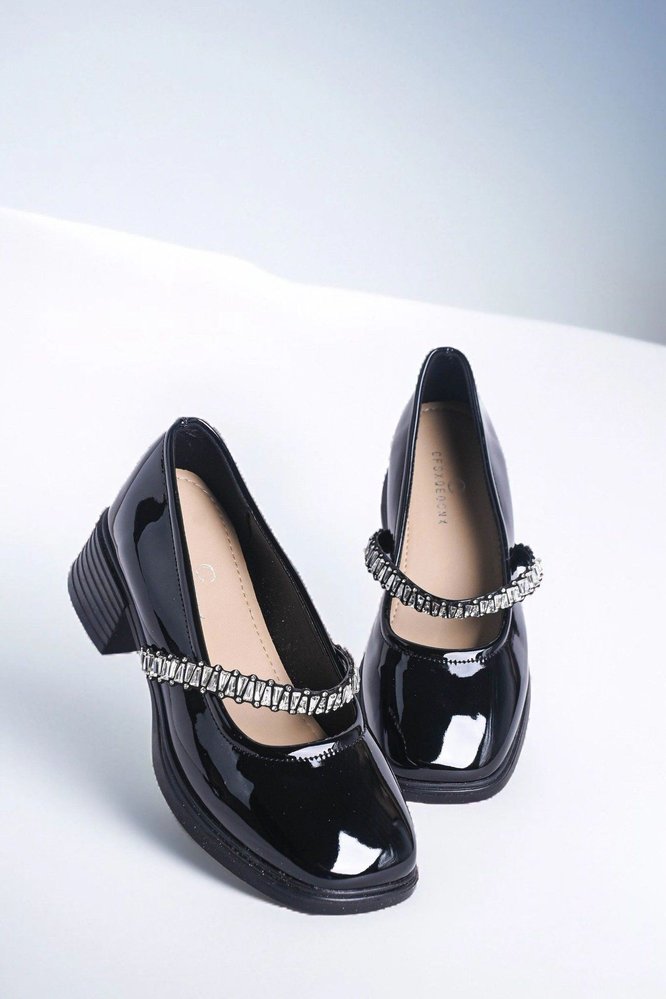  Giày bít Hong Kong nữ (35-39) 