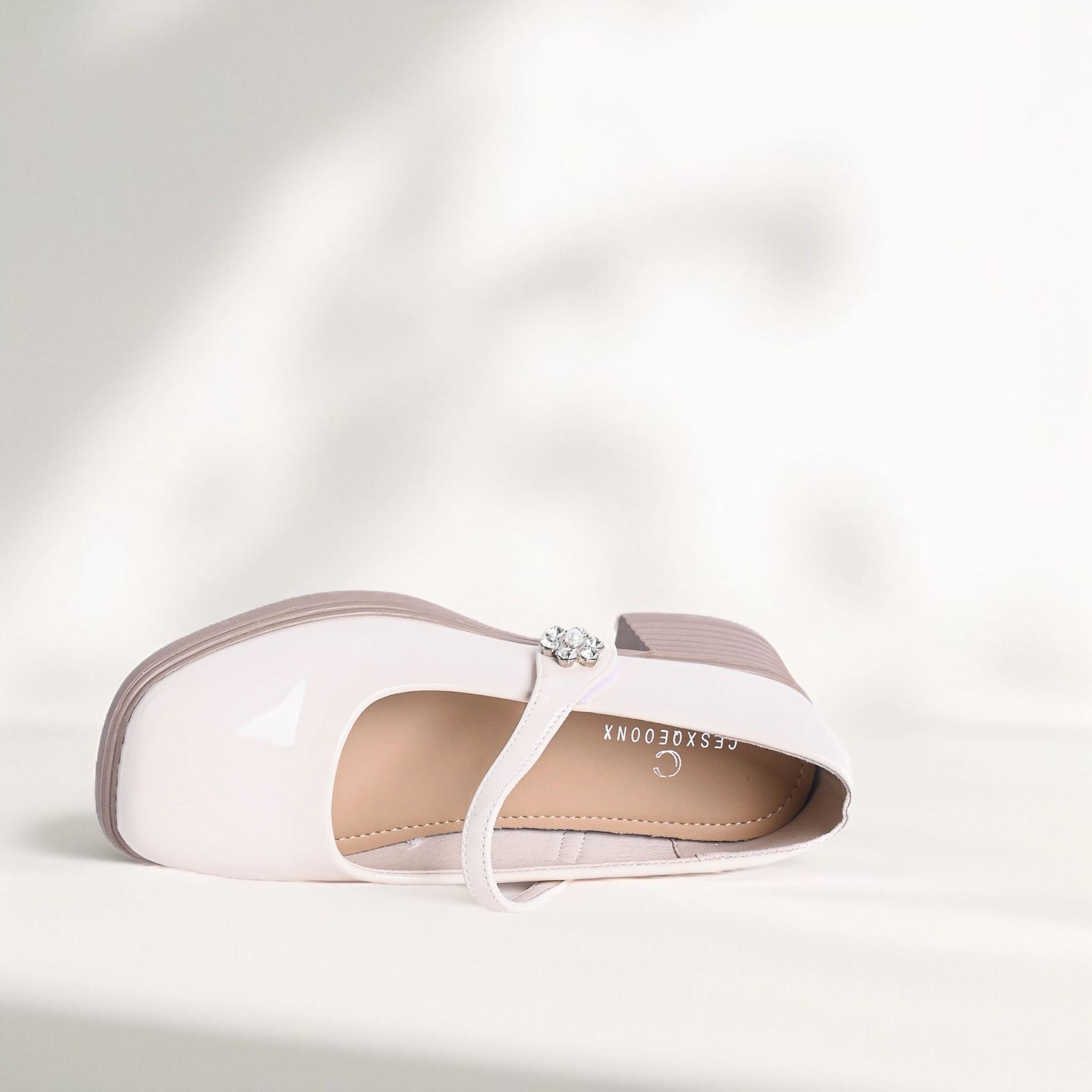  Giày bít Hong Kong nữ (35-39) 