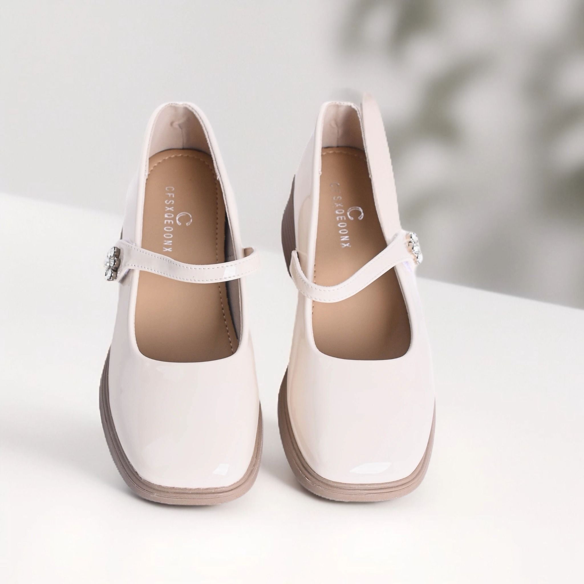  Giày bít Hong Kong nữ (35-39) 