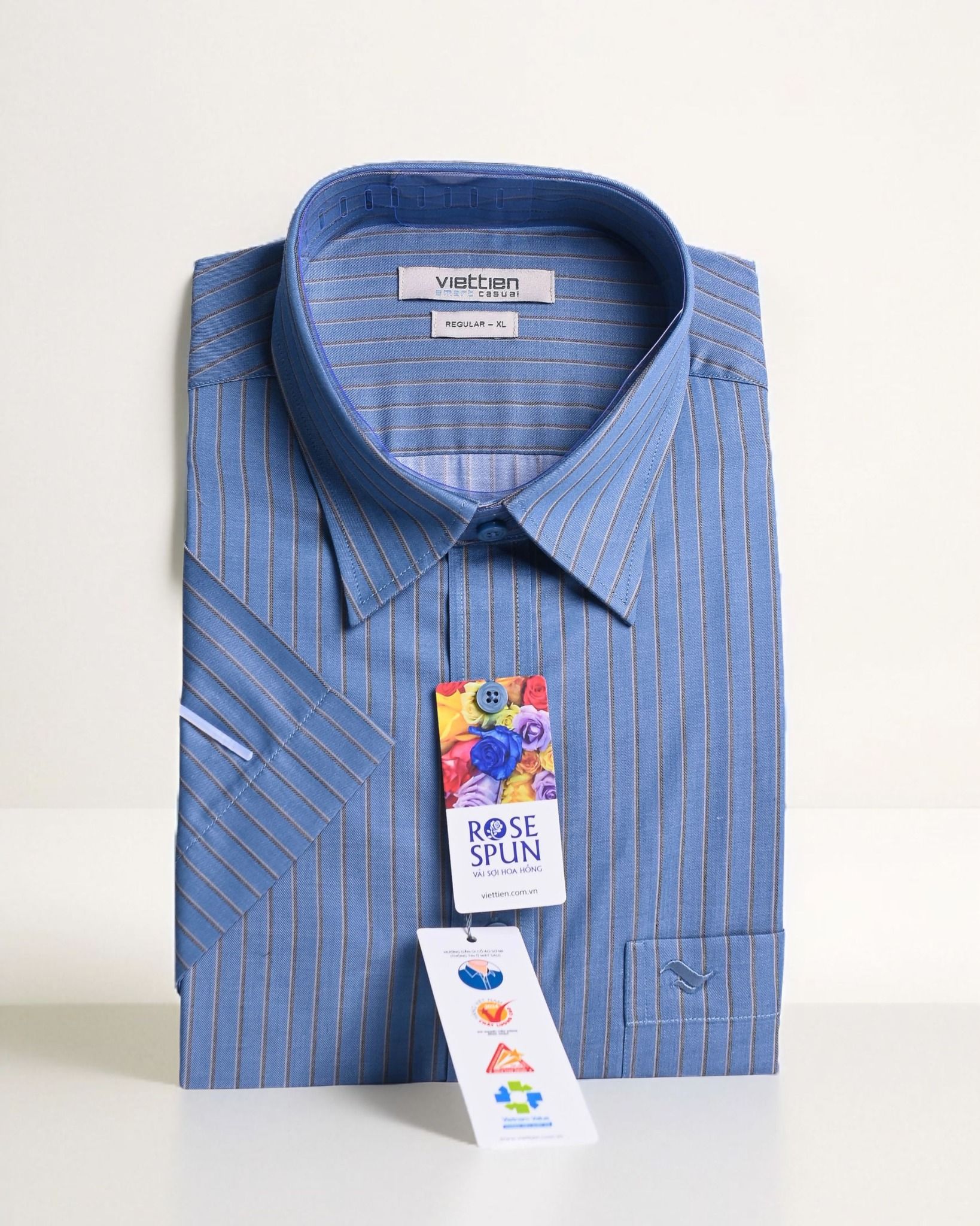  Áo sơ mi Việt Tiến tay ngắn vải hoa sen 