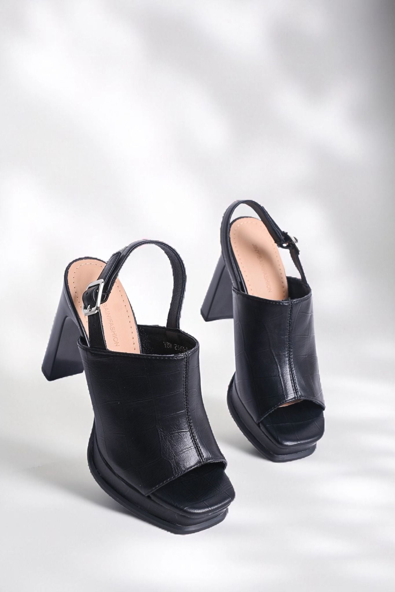  Sandal cao gót nữ Hong Kong (34-38) 