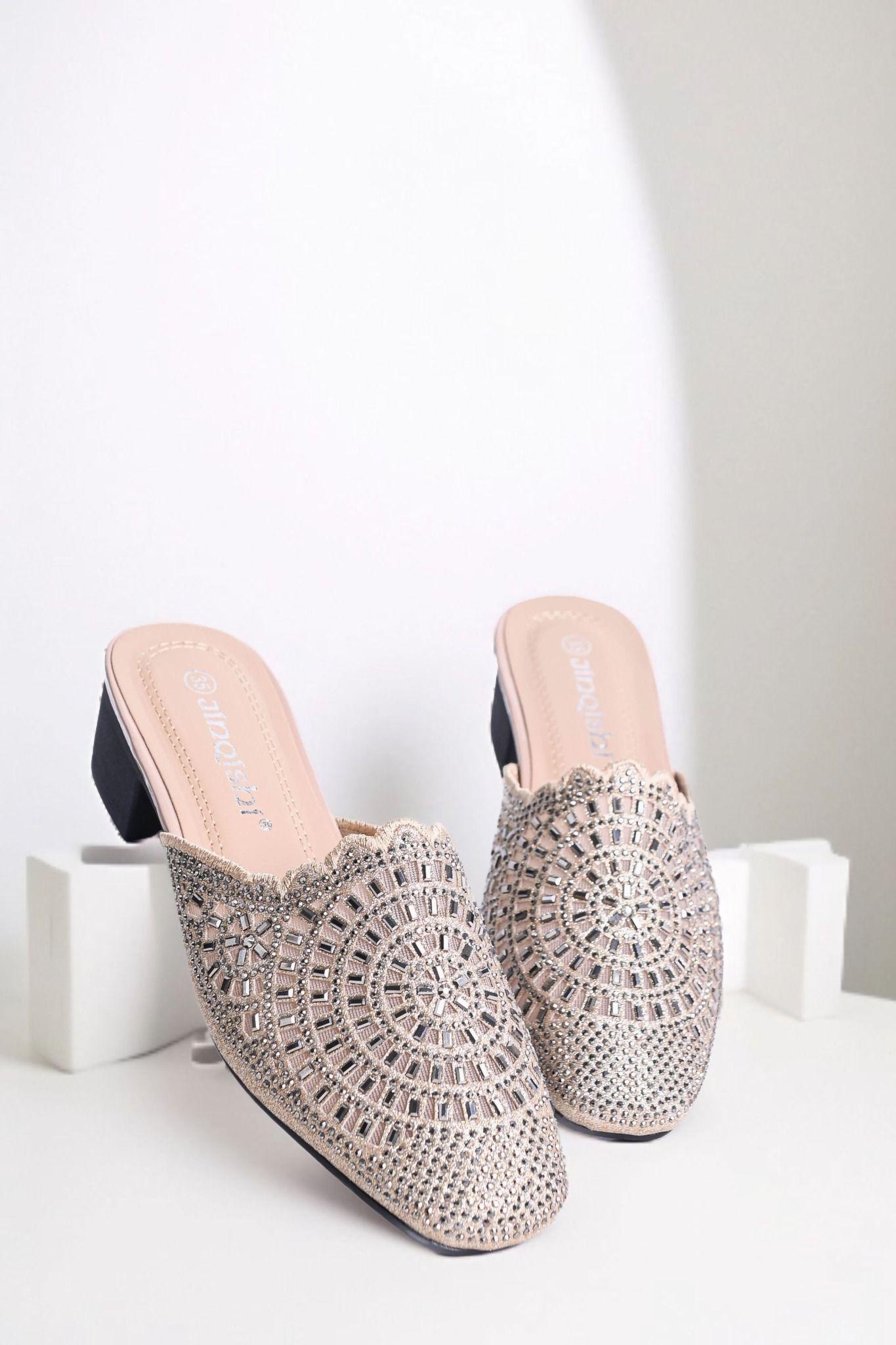  Dép bít mũi Hong Kong nữ (35-39) 