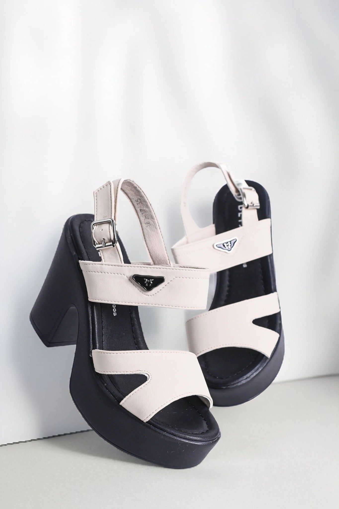  Sandal cao gót nữ (35-38) 