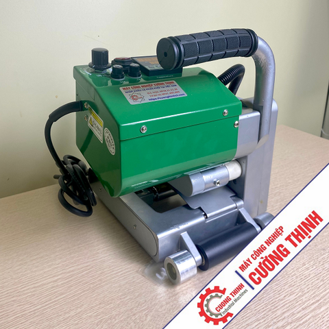 Máy hàn bạt SY-10 sử dụng cho bạt có độ dày 0.5-3mm