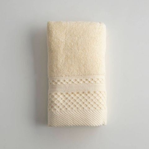 DBO0417 – Bộ 2 khăn SFT007 tặng 1 bàn chải Biz+ Bamboo (Vin)