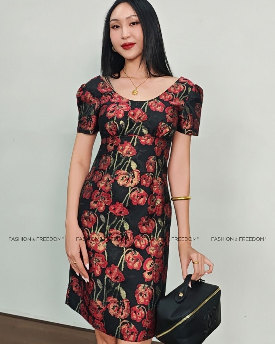 Đầm Gấm Đen Hoa Đỏ Có tay