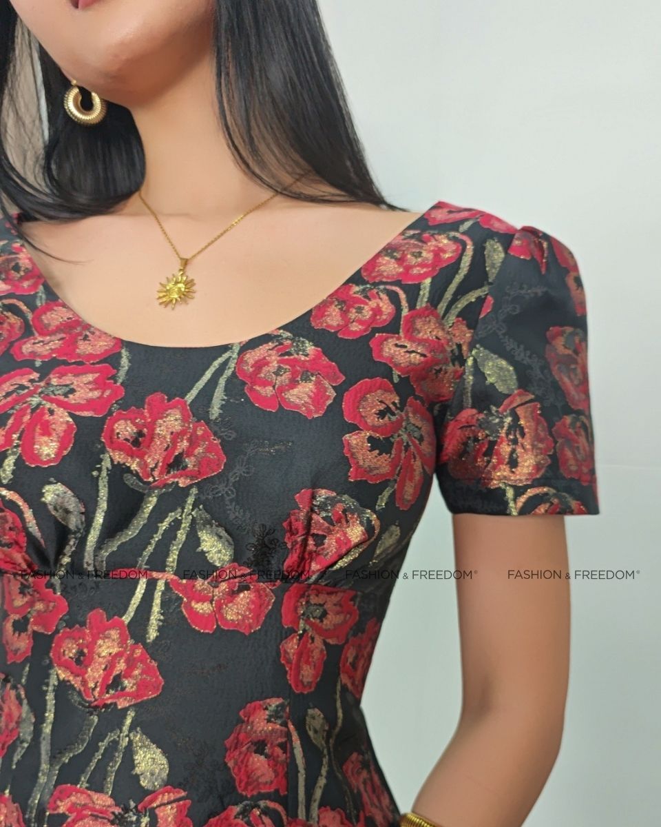Đầm Gấm Đen Hoa Đỏ Có tay