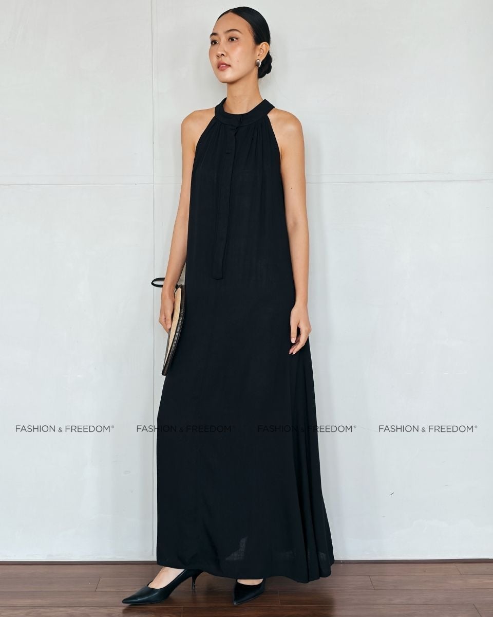 Đầm Linen Đen Cổ Yếm