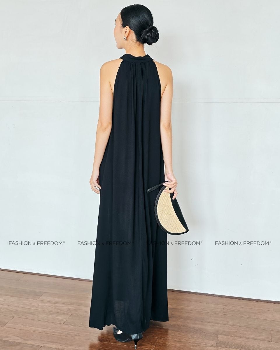 Đầm Linen Đen Cổ Yếm