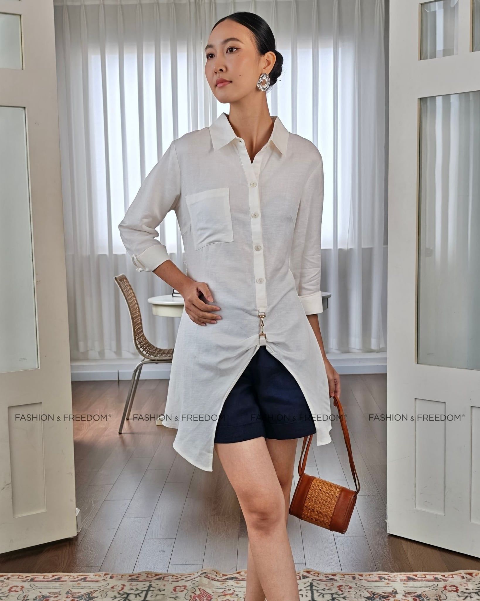 Áo Kiểu Linen Trắng Autumn Charm