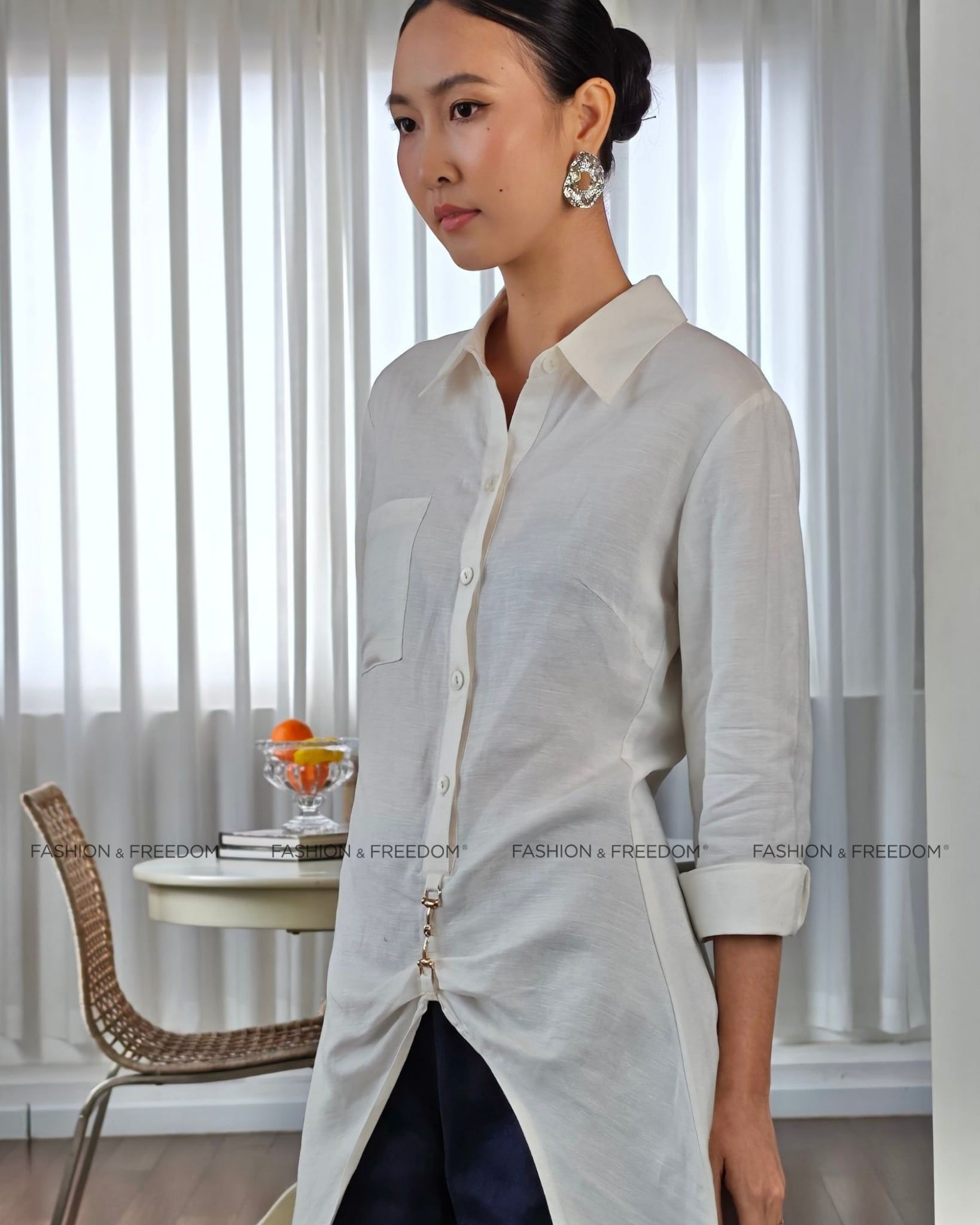 Áo Kiểu Linen Trắng Autumn Charm