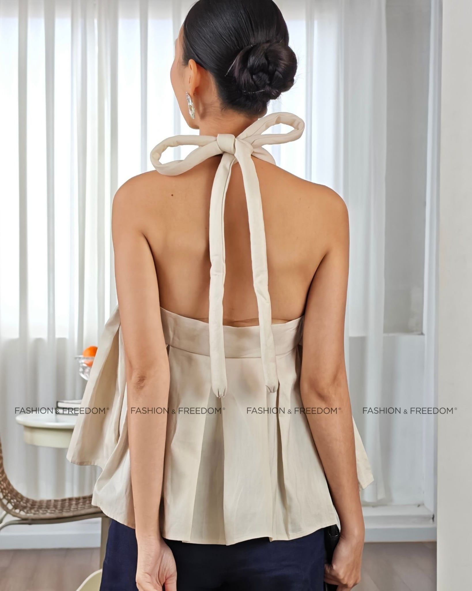 Áo Kiểu Linen Kem Chocolate Fall In Love