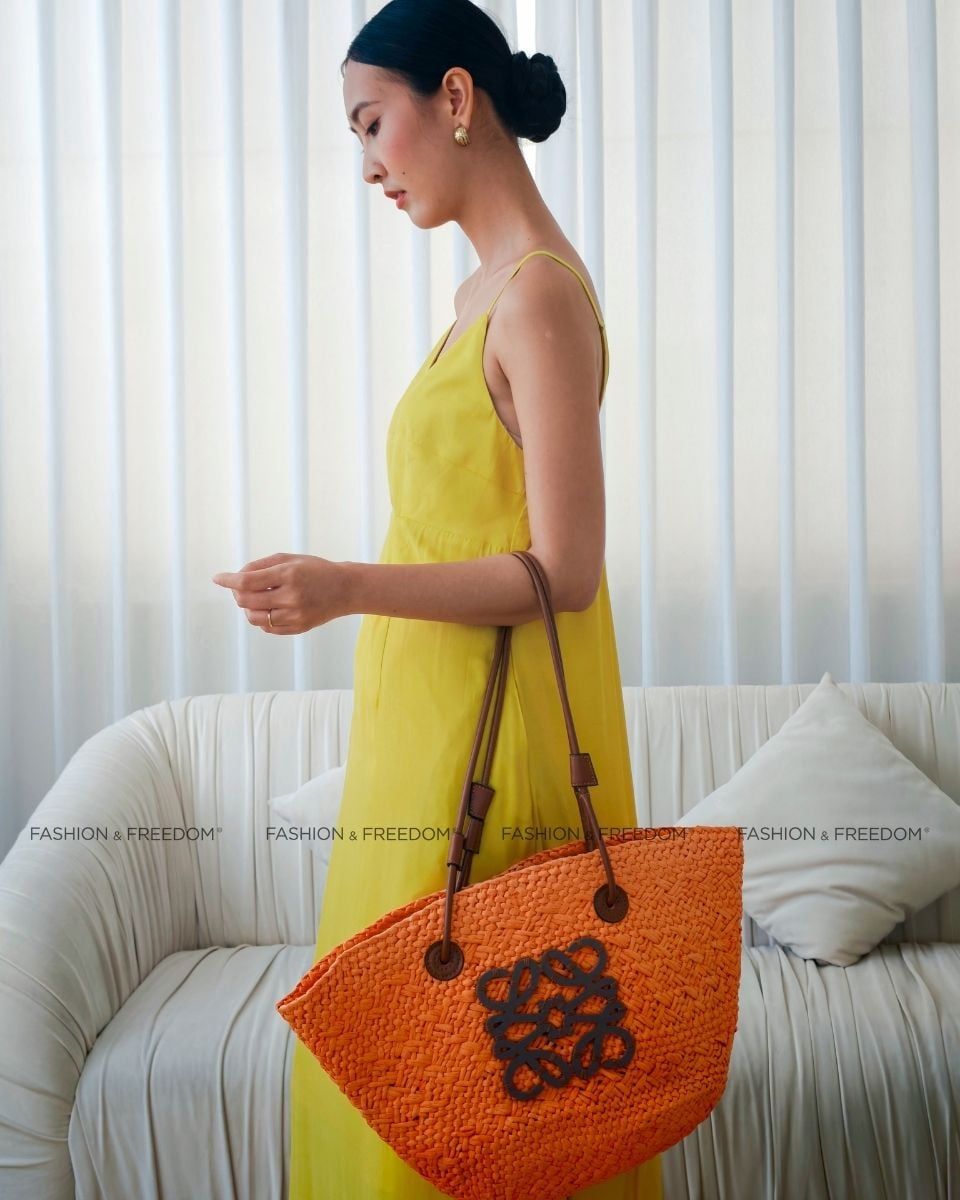 Đầm Lụa Nữ Vàng