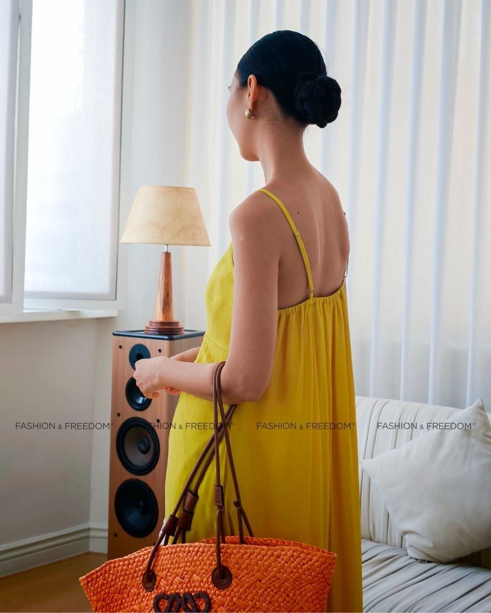 Đầm Lụa Nữ Vàng