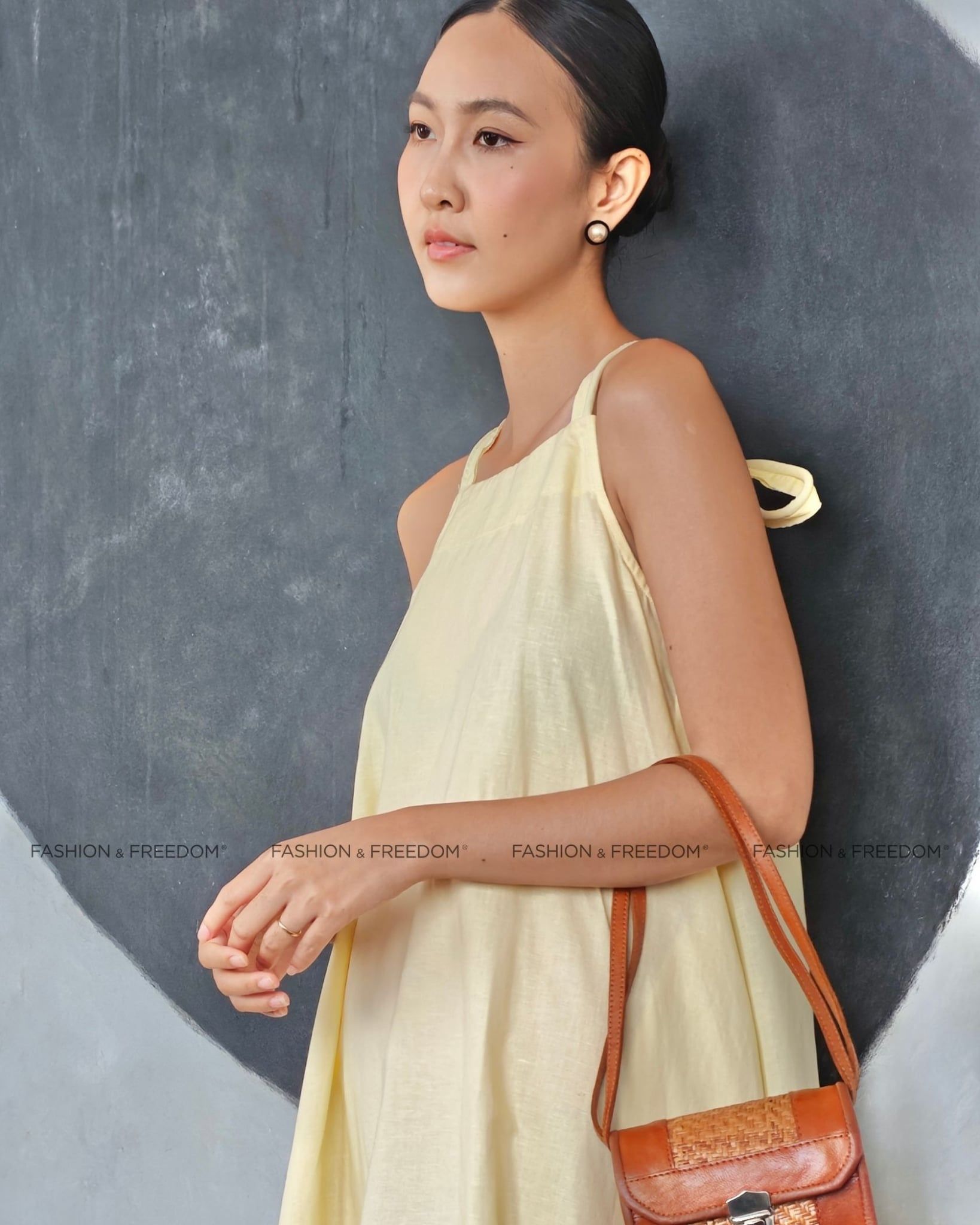 Đầm Linen Vàng Hột Gà