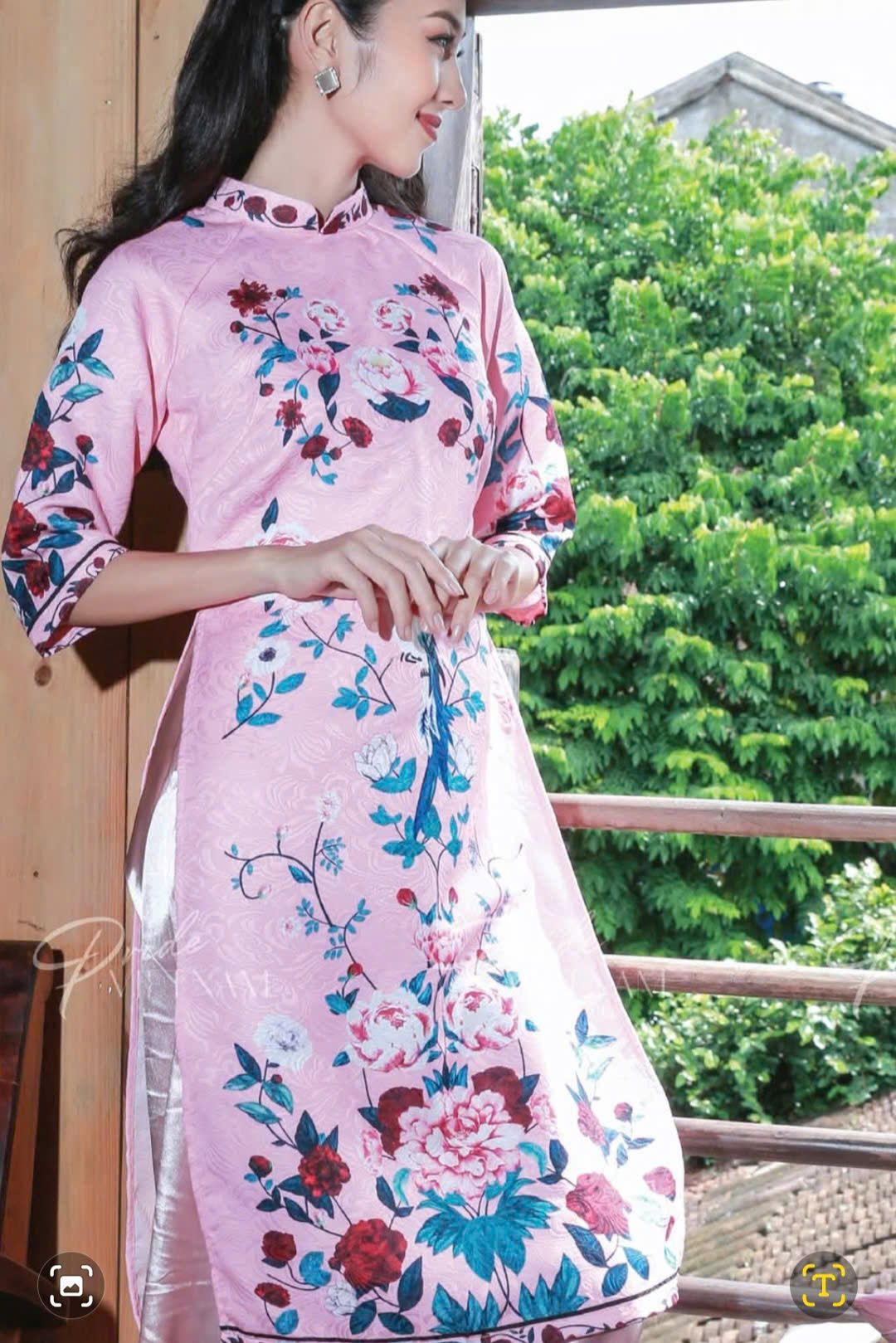 Áo Dài Gấm Hồng Bừng Sắc Xuân