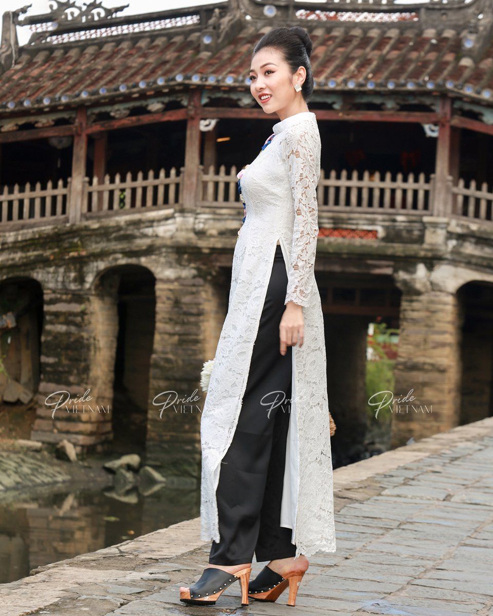 Áo Dài Ren Trắng