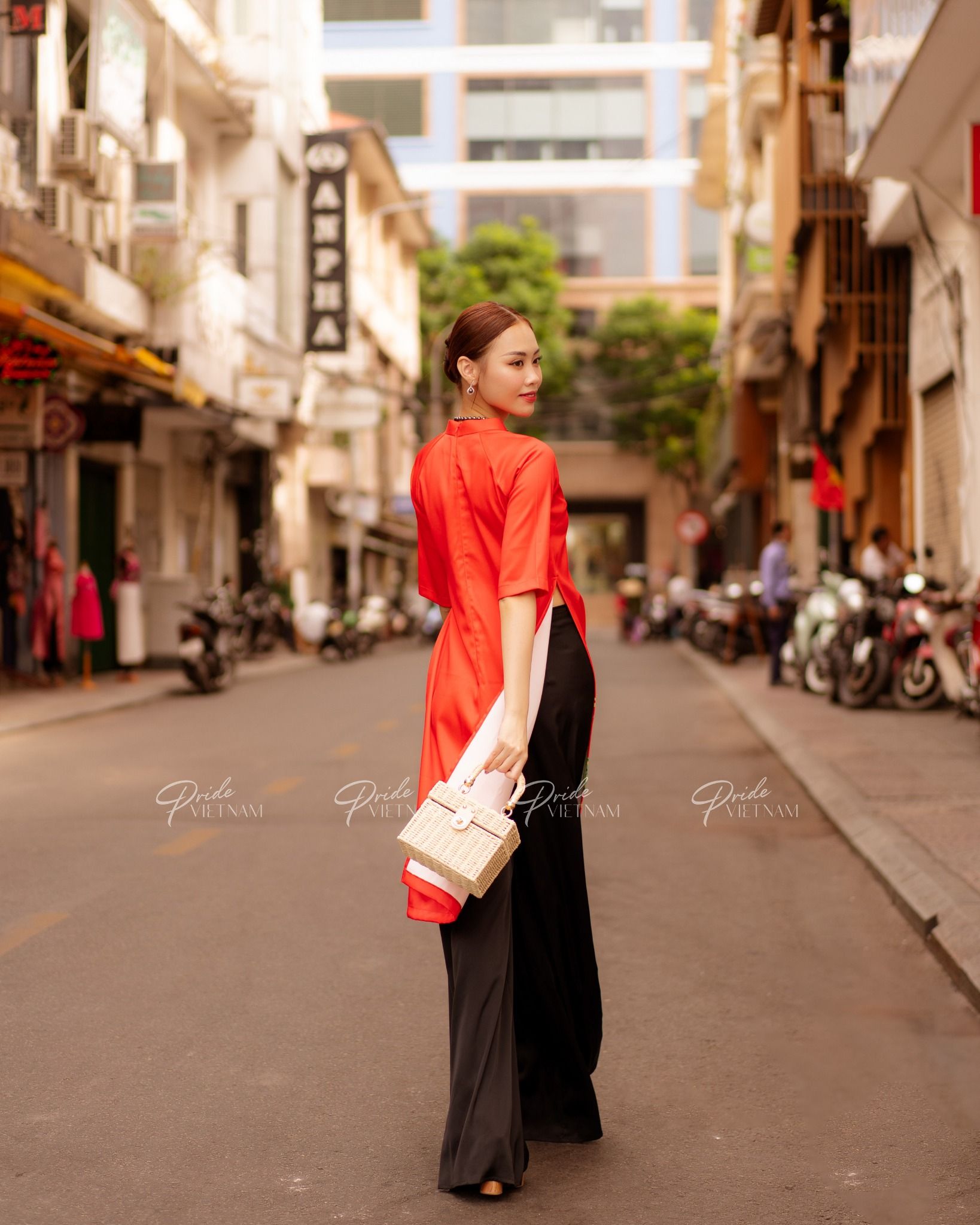 Áo Dài Gấm Đỏ Cây Quýt Hương Xuân