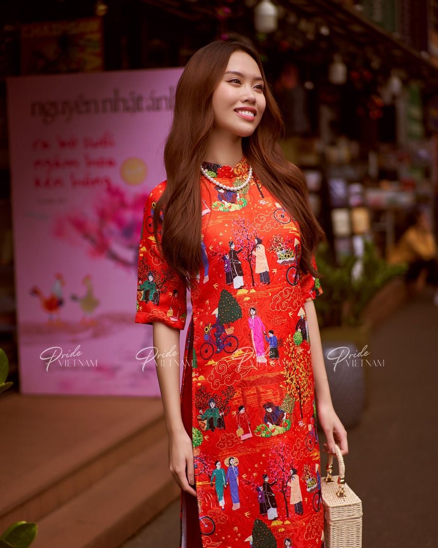 Áo Dài Gấm Nữ Đỏ Họa Tiết Hương Xuân