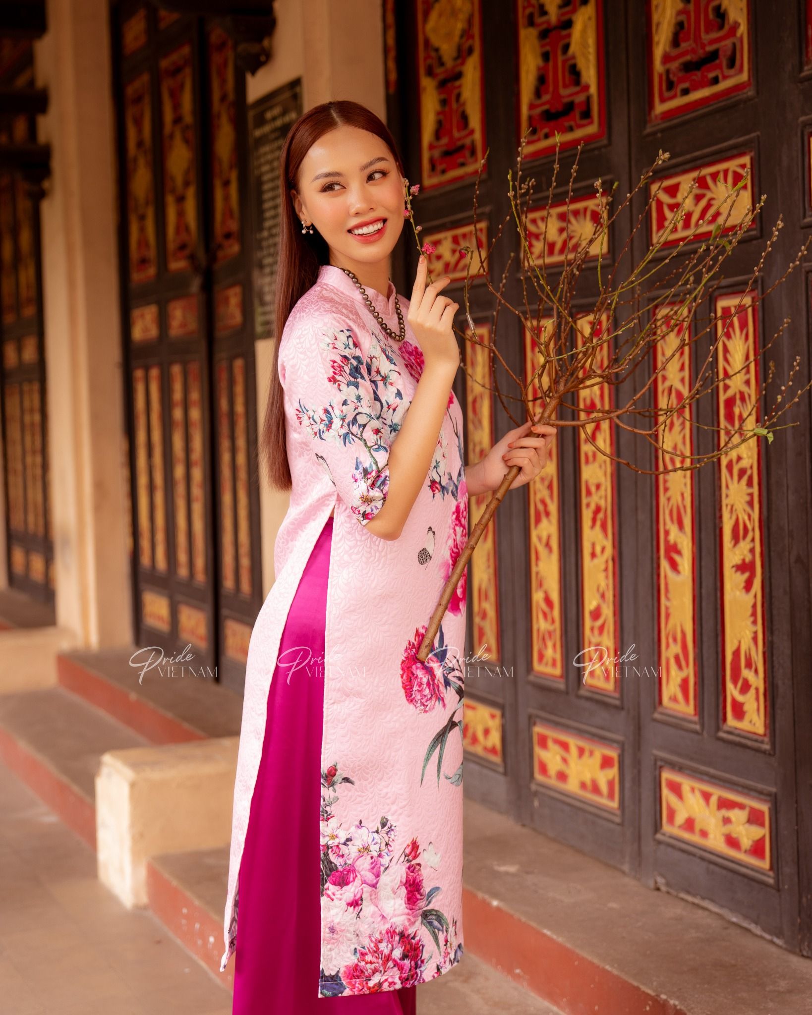 Áo Dài Gấm Hồng Mẫu Đơn Hương Xuân