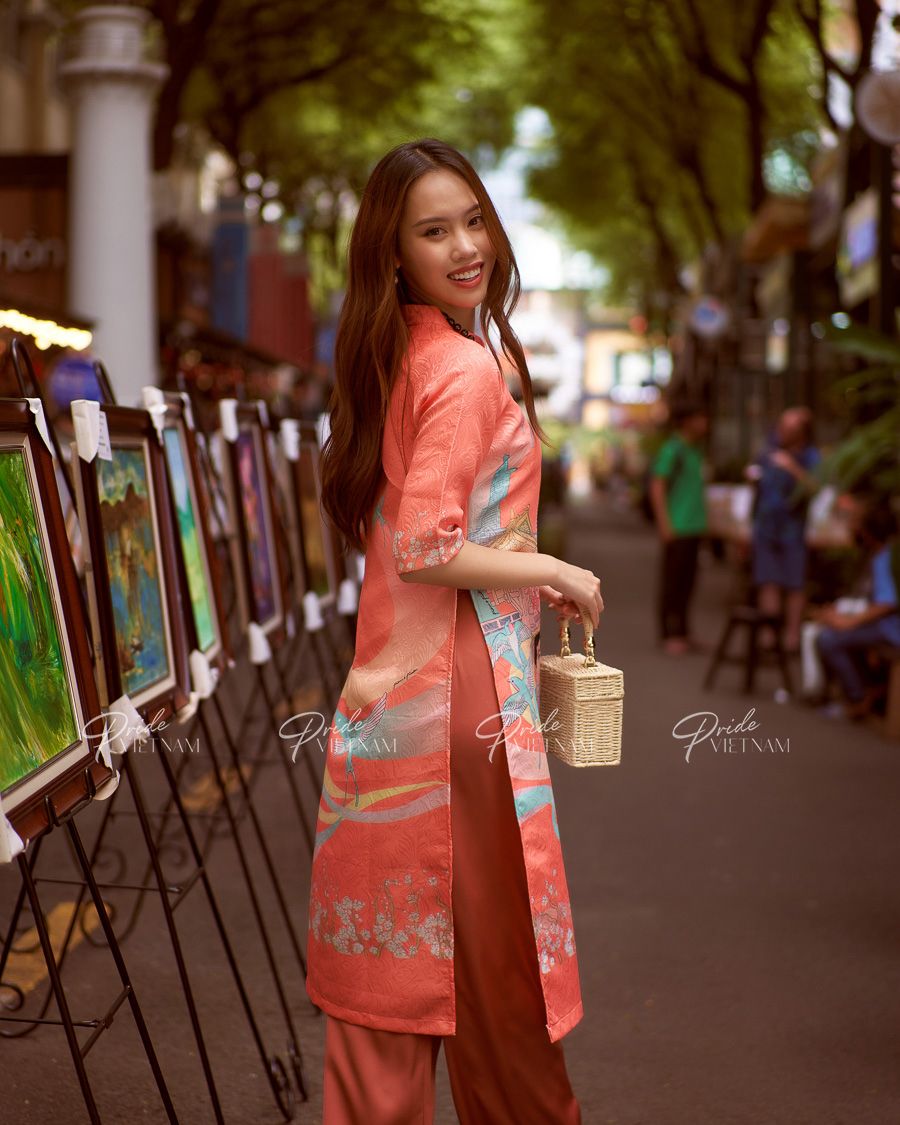 Áo Dài Gấm Hồng Cam Vợ Chồng Họa Tiết Xuân Như Ý